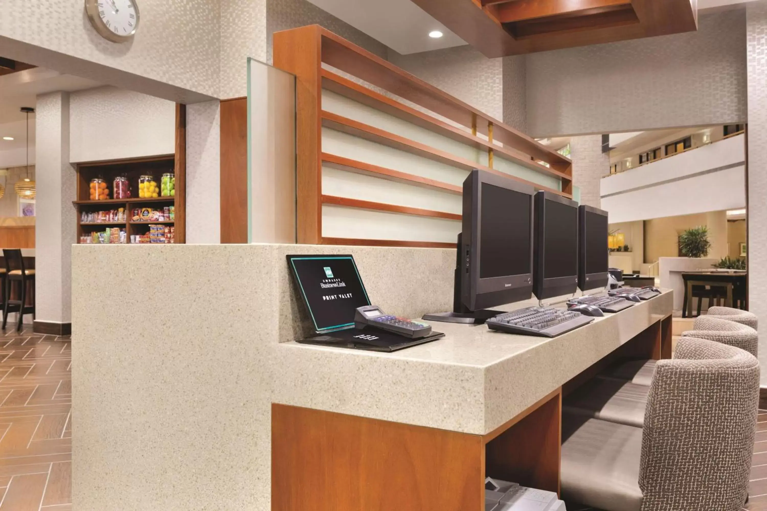 Business facilities in Embassy Suites by Hilton Orlando International Drive ICON Park
