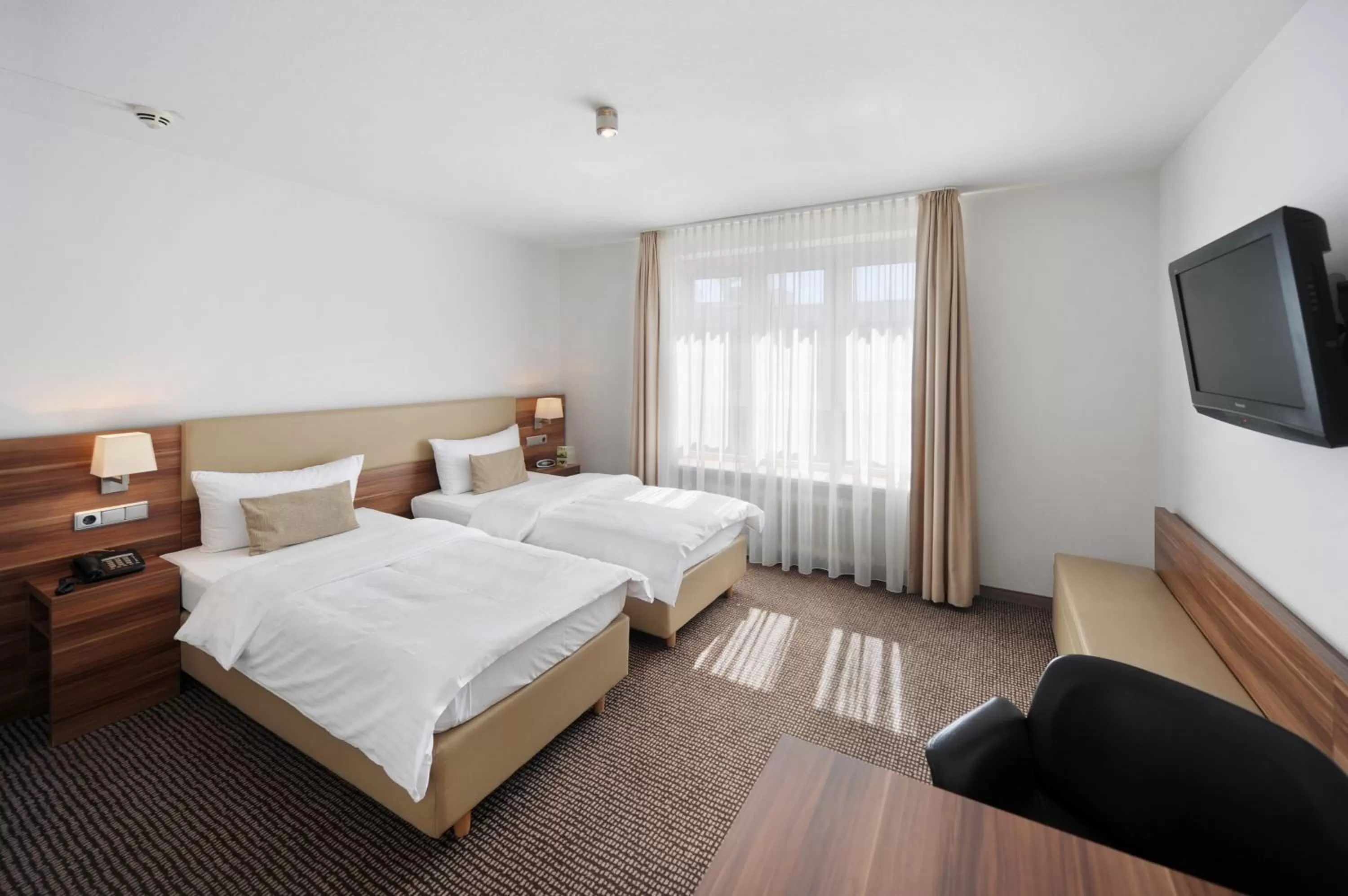 Photo of the whole room, Bed in Downtown Vi Vadi Hotel