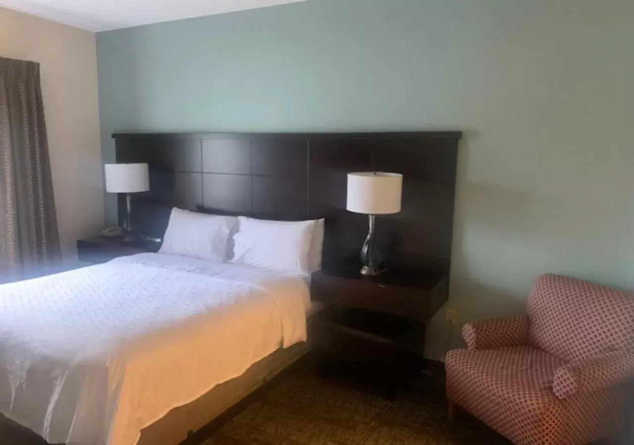 Bedroom, Bed in Staybridge Suites Indianapolis-Fishers, an IHG Hotel