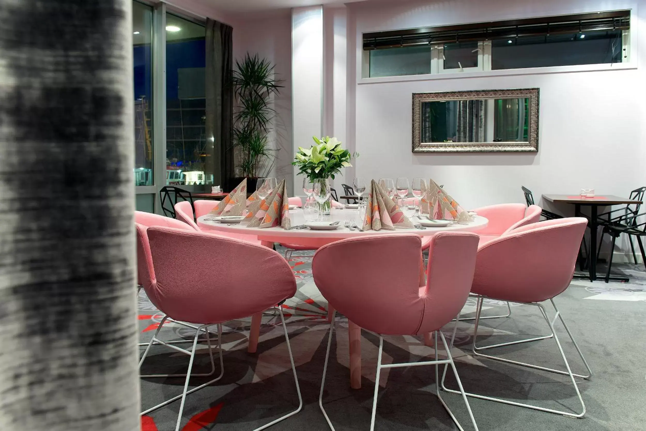 Lounge or bar in Home Hotel Aurora Lounge or bar in Home Hotel Aurora