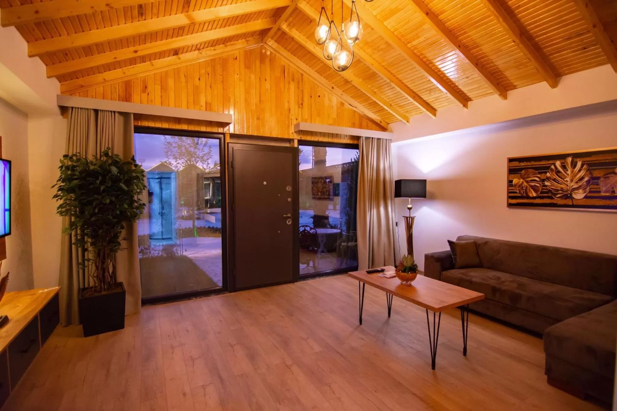 TV and multimedia, Seating Area in Sandal Otel