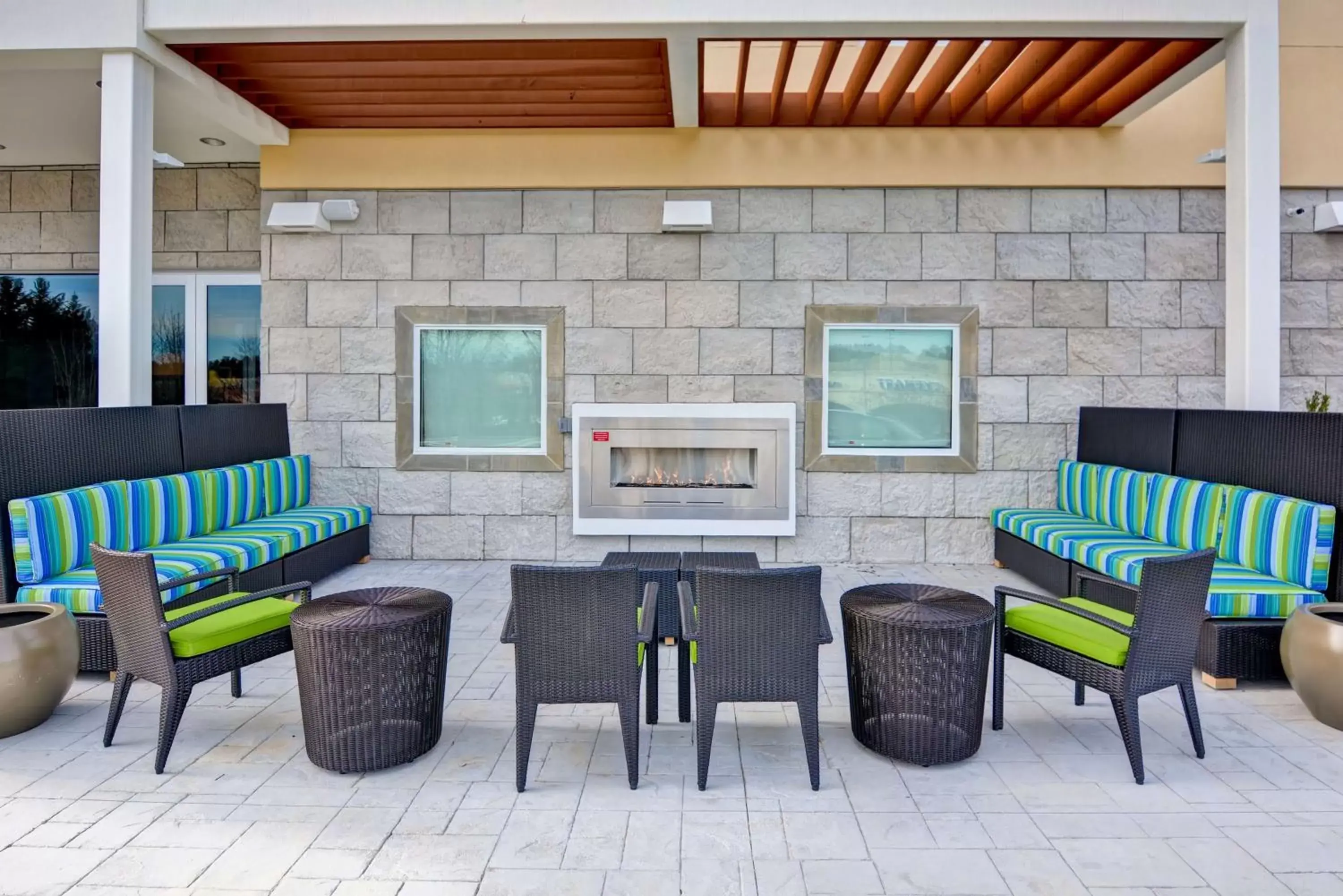 Property building, Seating Area in Home2 Suites By Hilton Winston-Salem Hanes Mall
