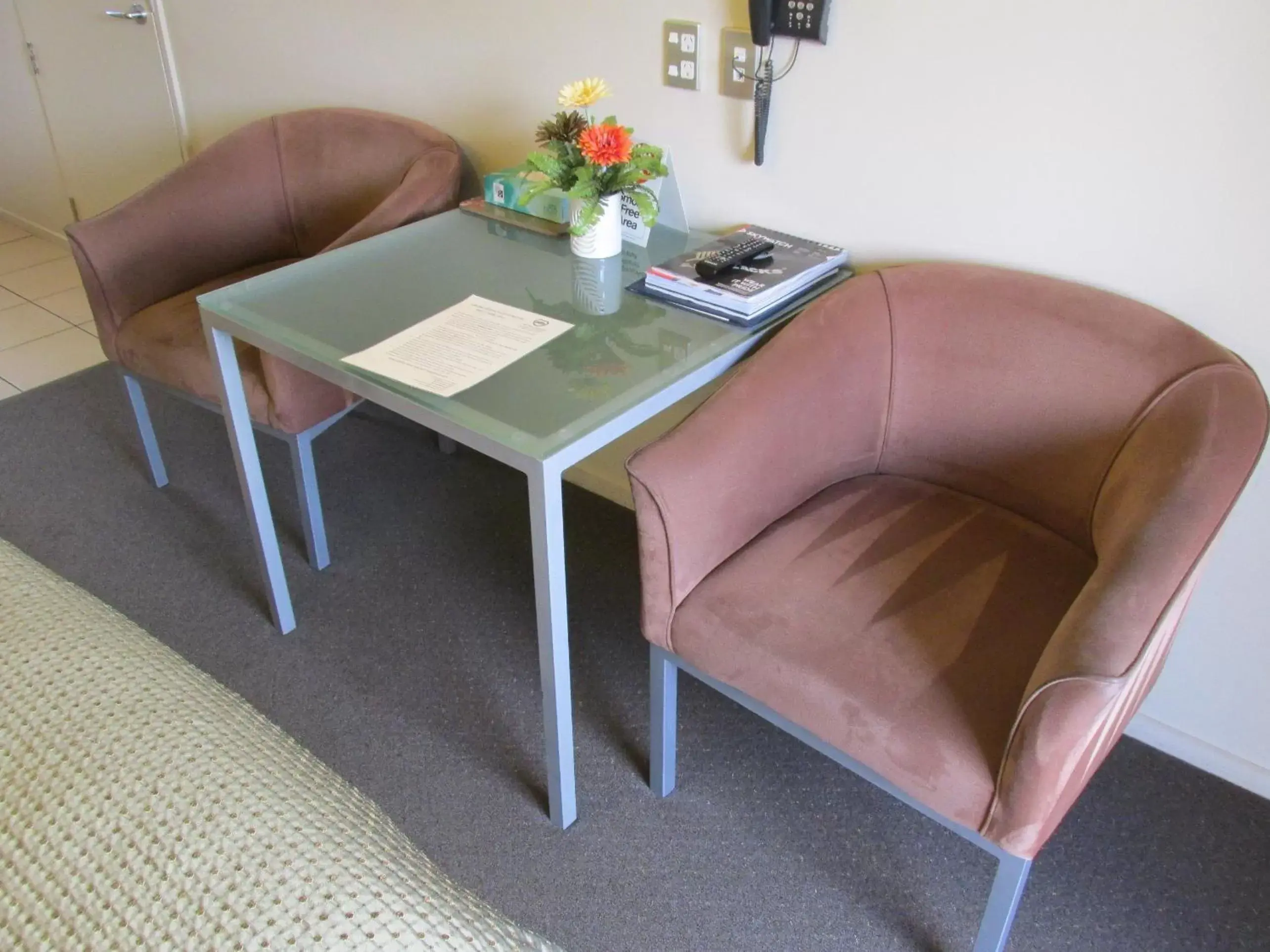 Seating Area in 166 Majestic Court Motel