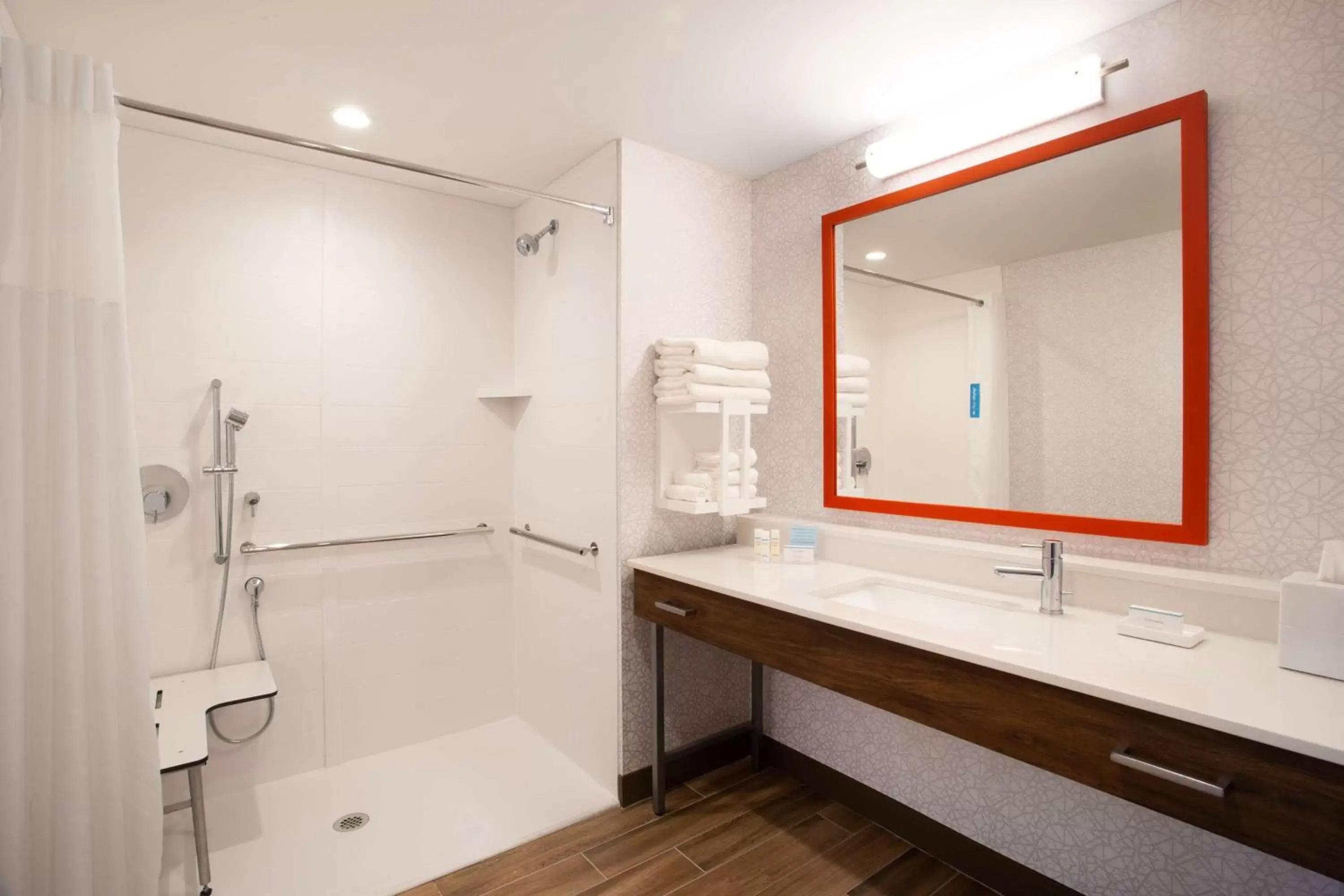Bathroom in Hampton Inn & Suites North Port, Fl