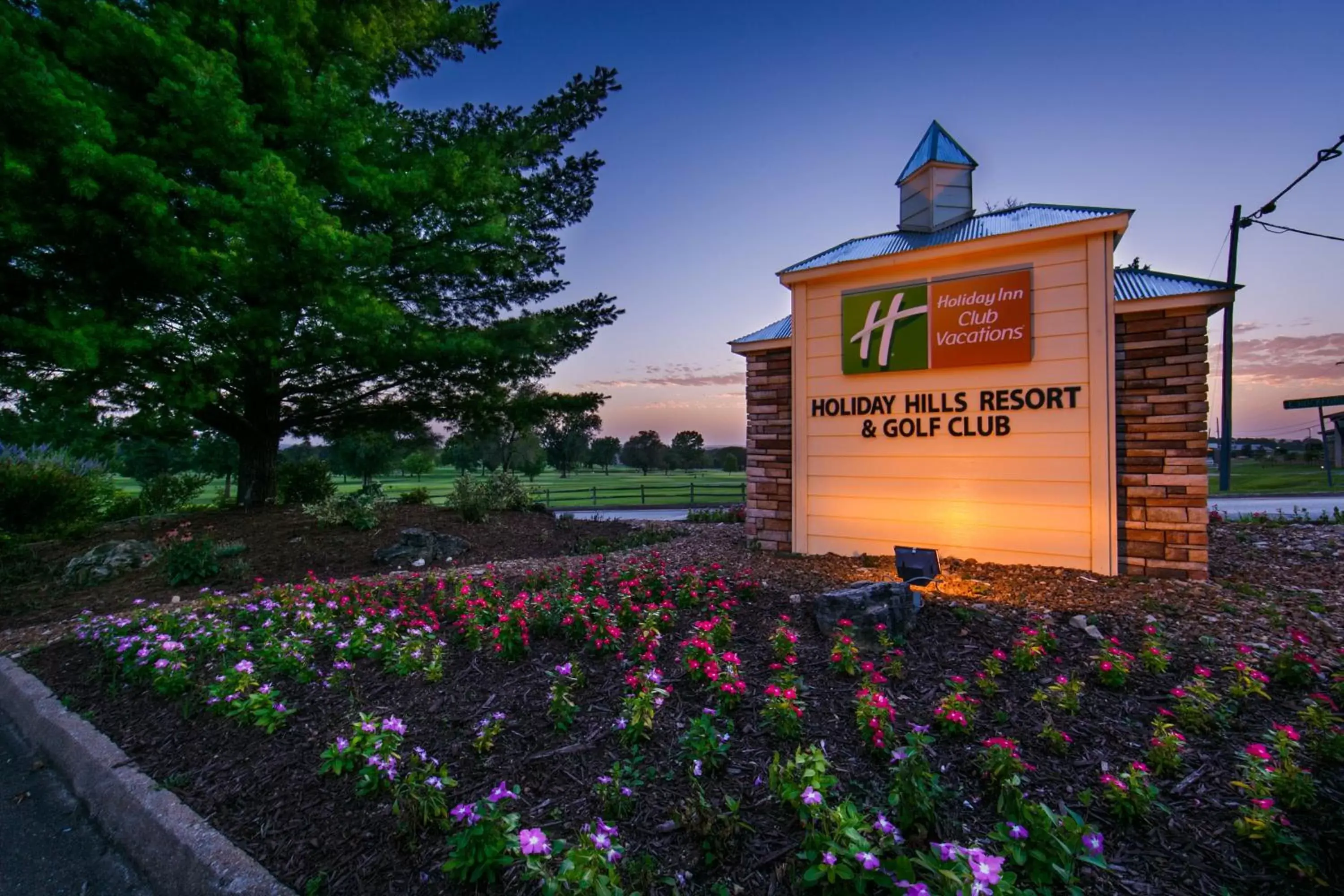 Property Building in Holiday Inn Club Vacations Holiday Hills Resort at Branson an IHG Hotel