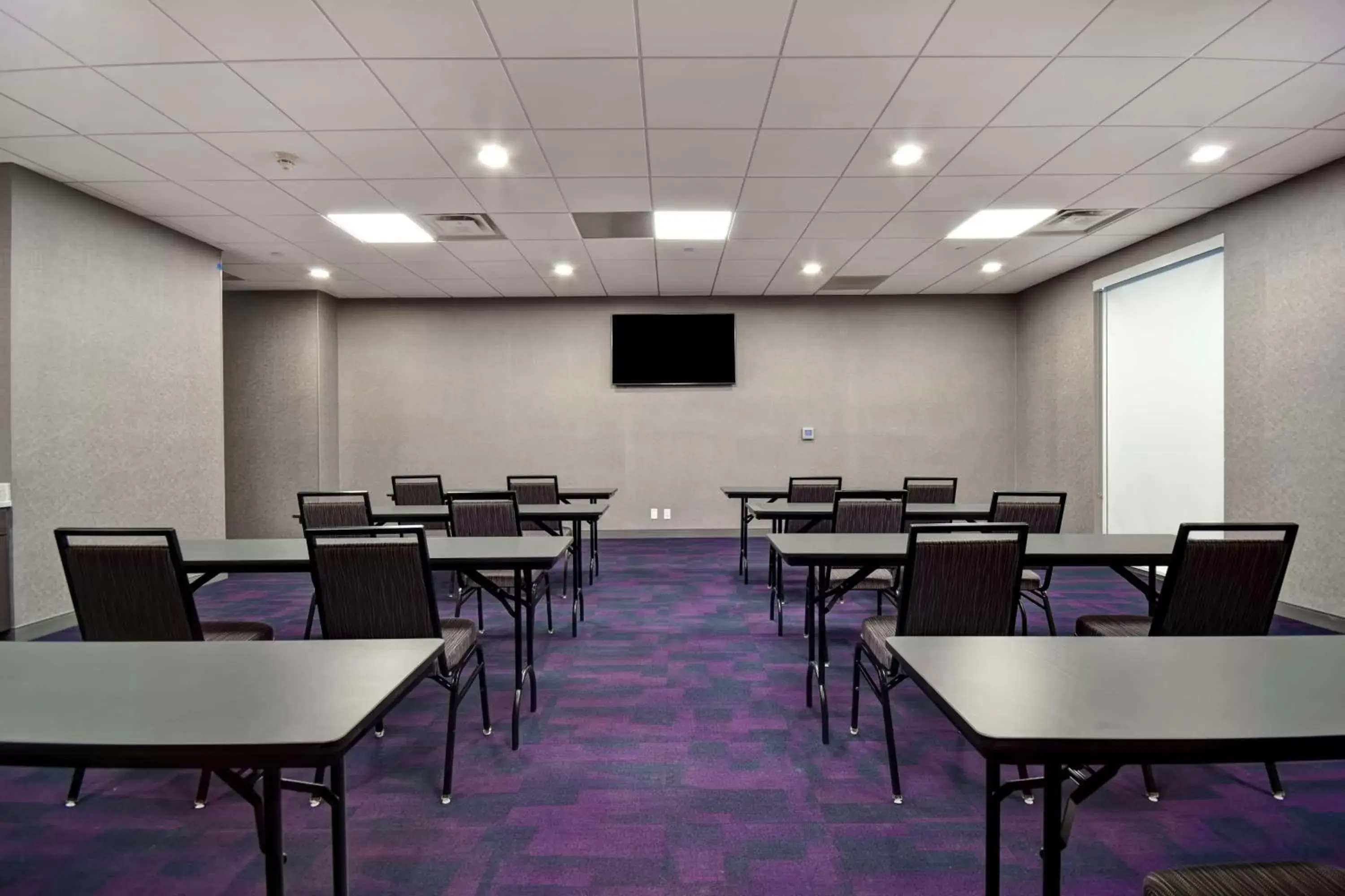 Meeting/conference room in Home 2 Suites By Hilton Dothan