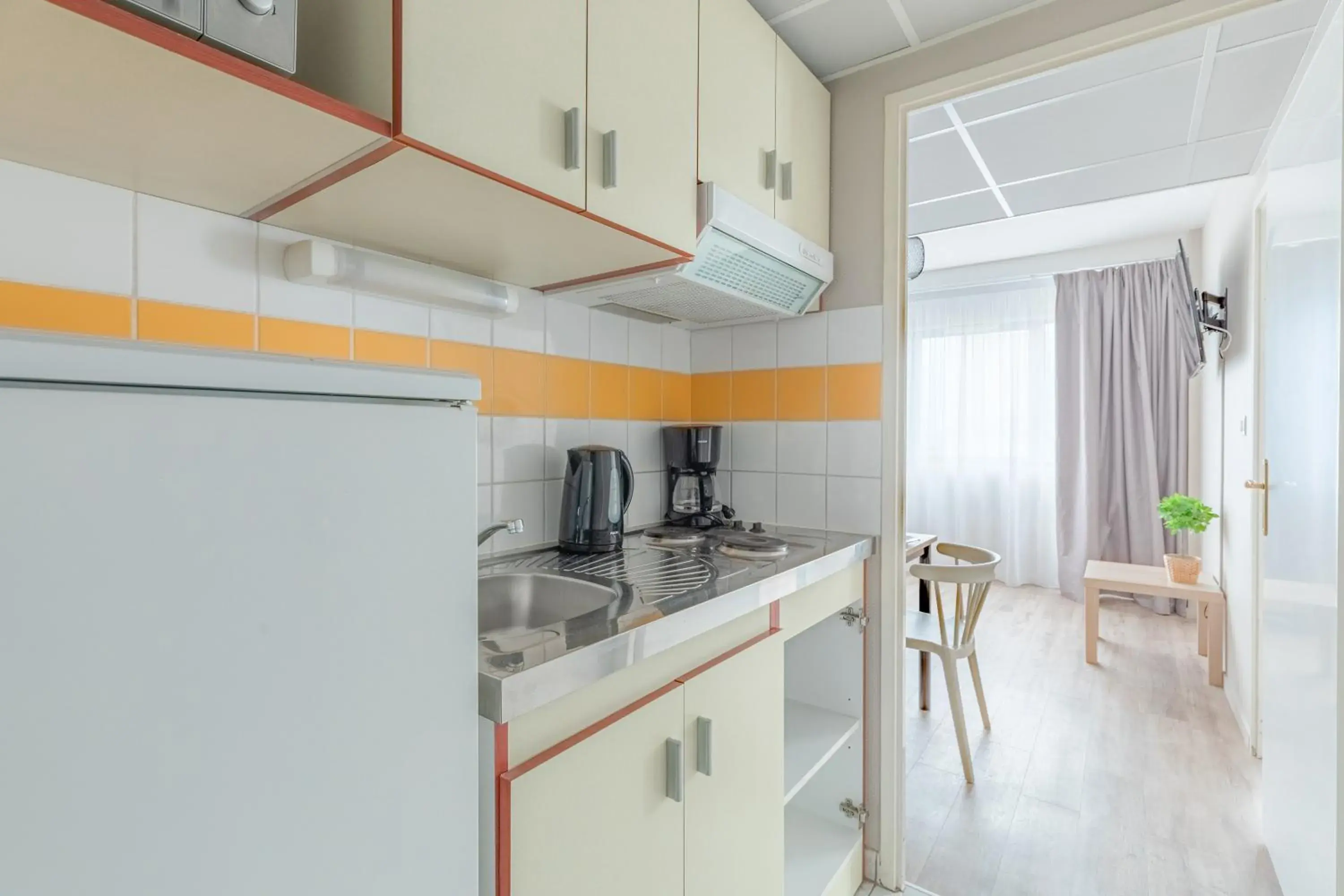 Kitchen or kitchenette, Kitchen/Kitchenette in Appart City Bordeaux Centre