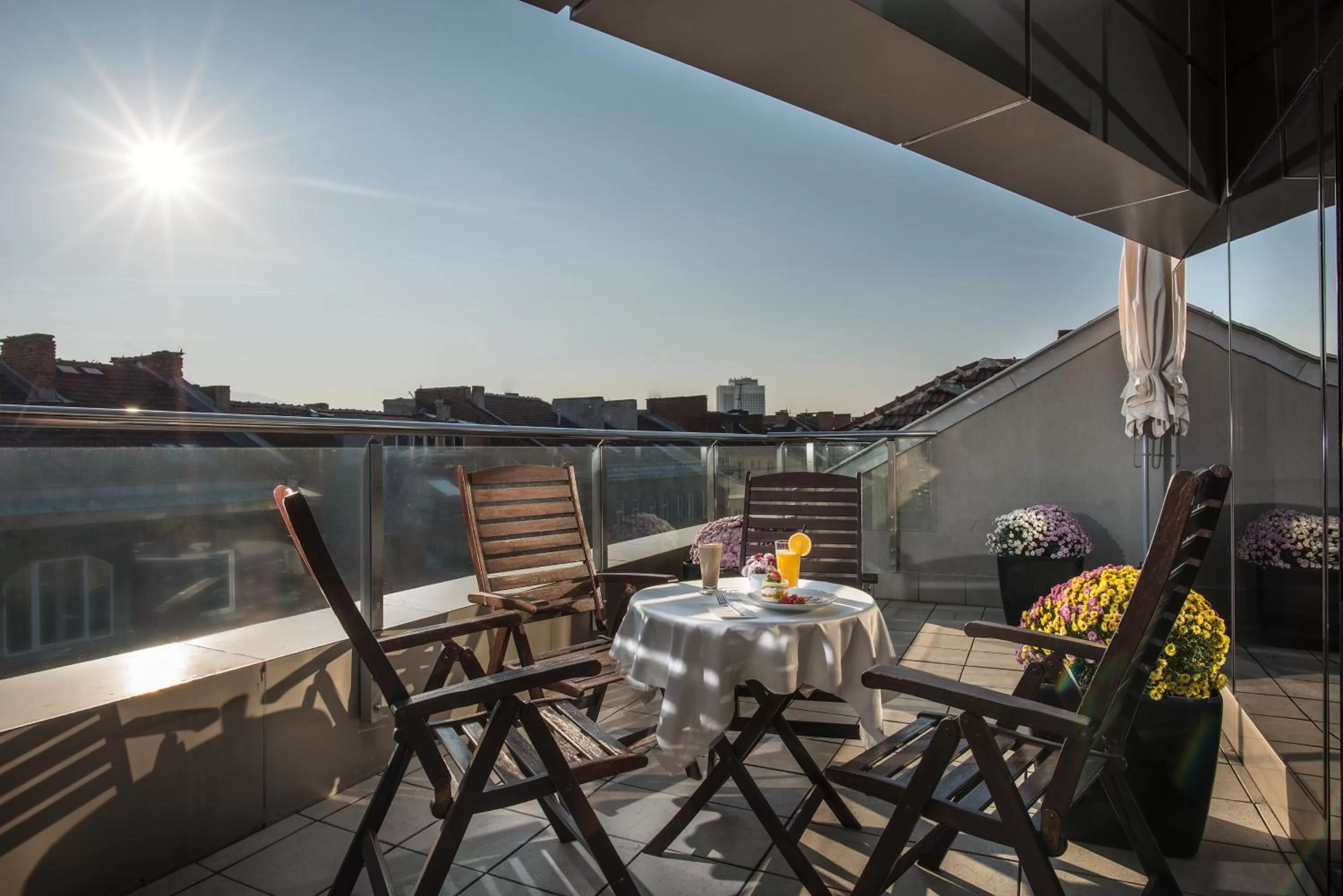 Patio in Rosslyn Thracia Hotel Sofia