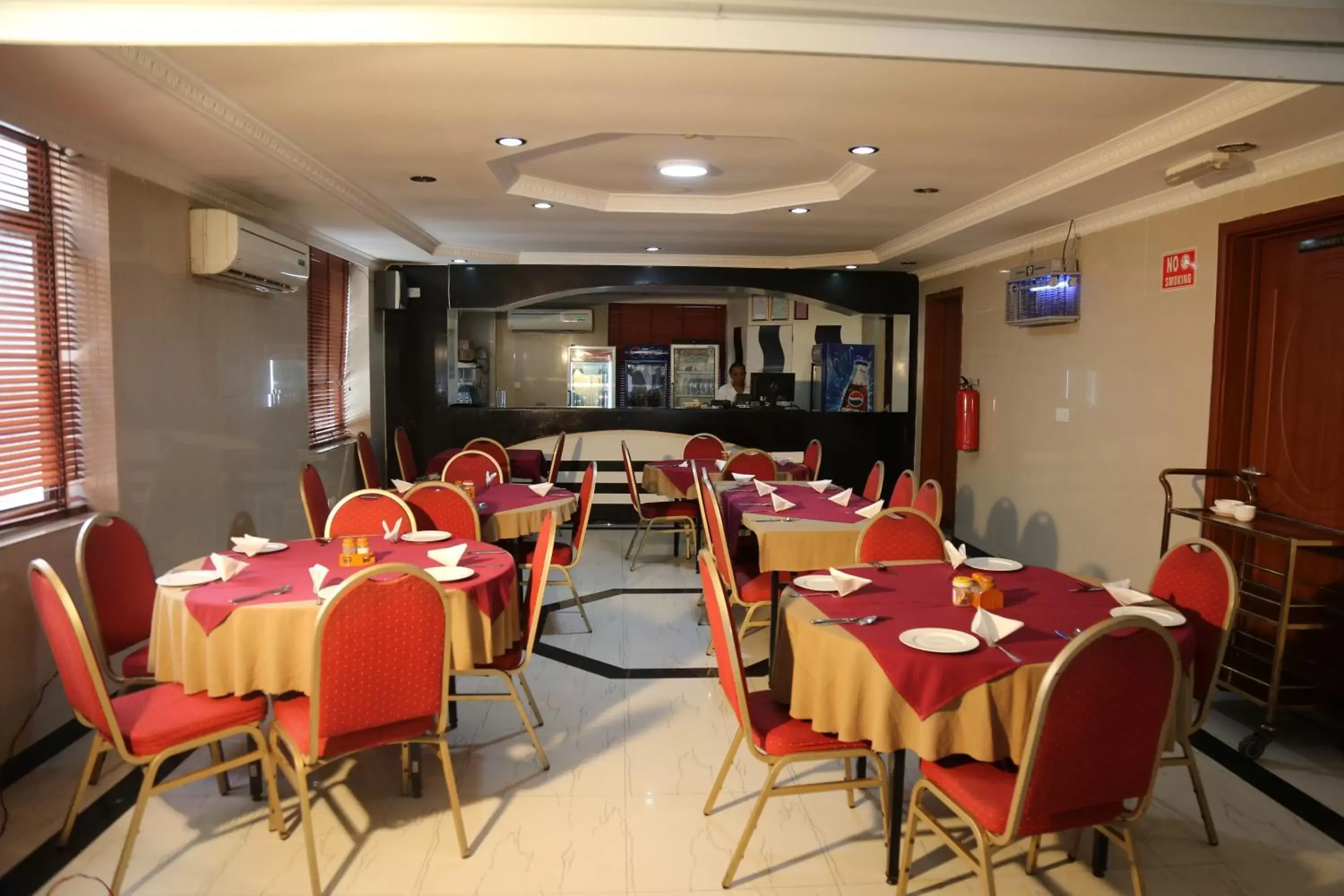 Restaurant/places to eat in Rainbow Hotel Restaurant/places to eat in Rainbow Hotel