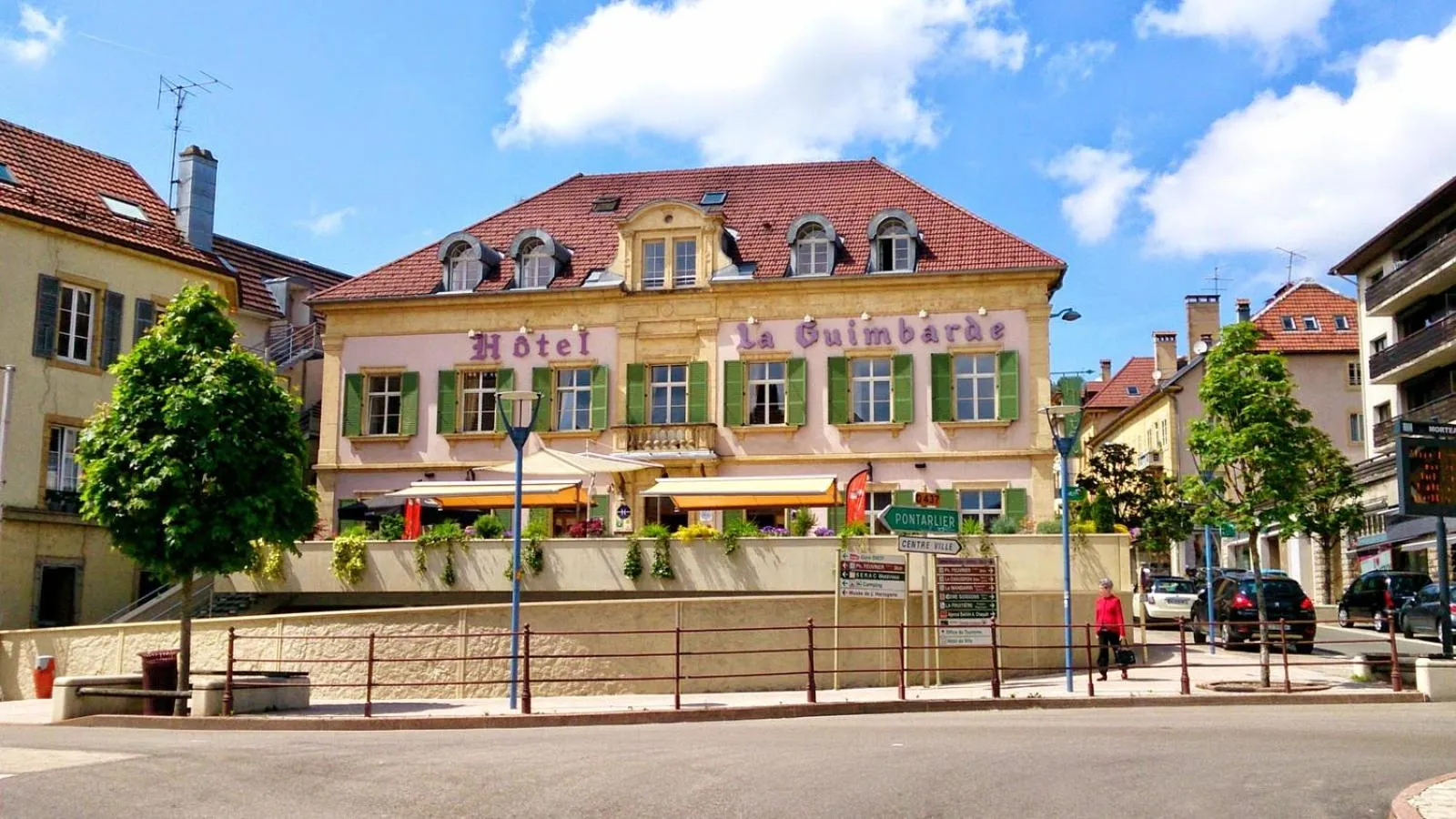 Property building in Hôtel la Guimbarde