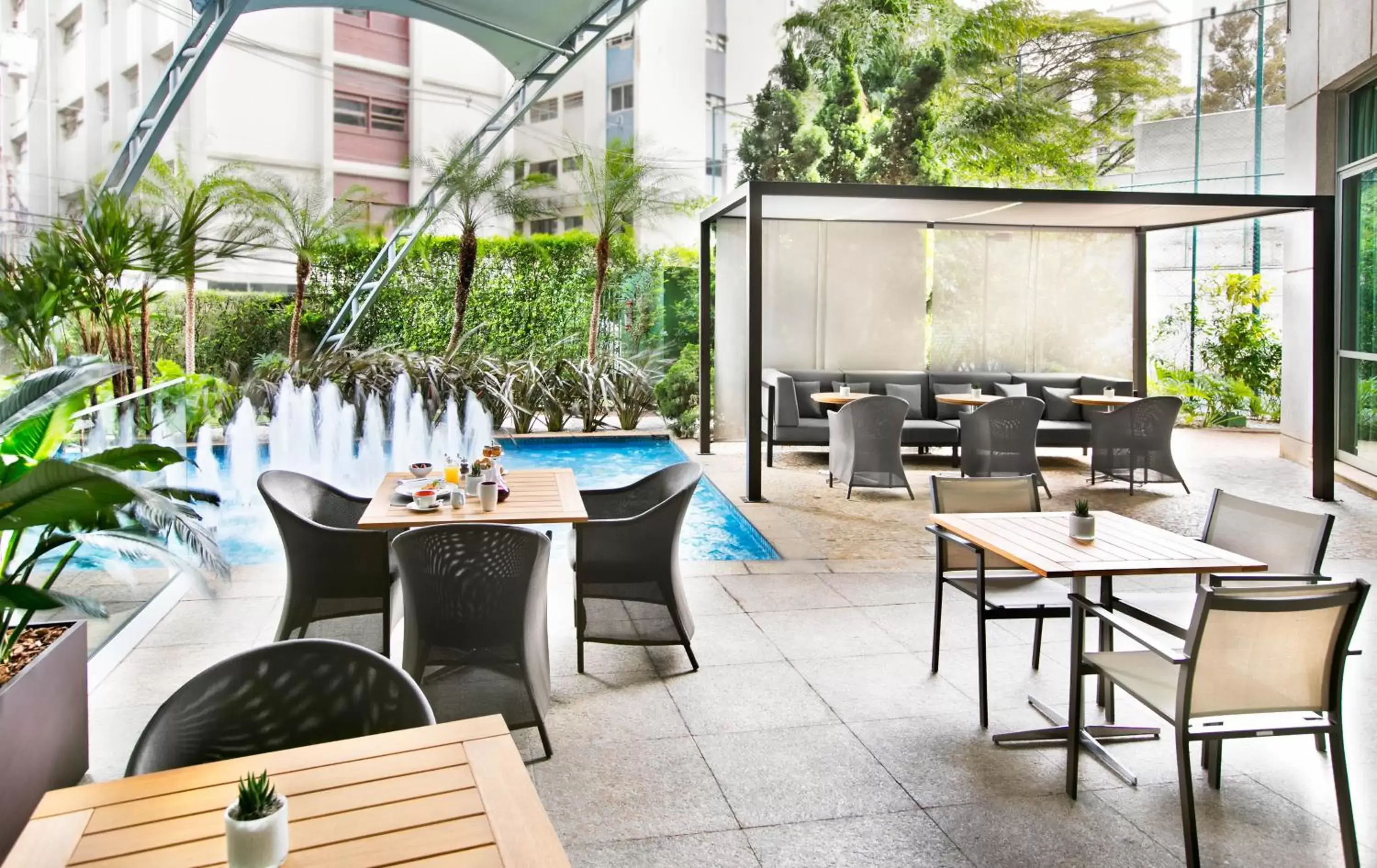 Balcony/Terrace, Restaurant/Places to Eat in Meliá Jardim Europa