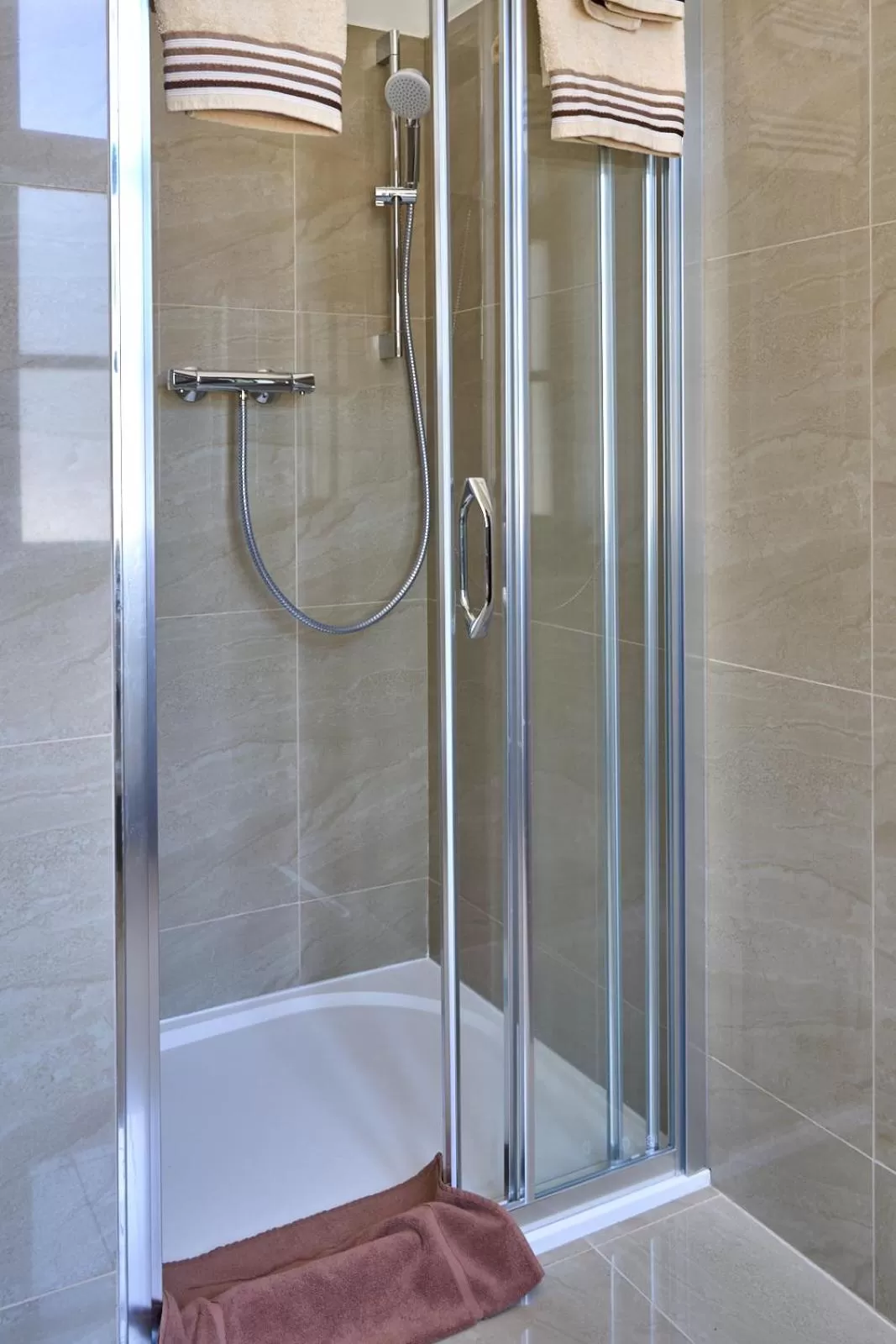 Bathroom in Vila Lovců králových