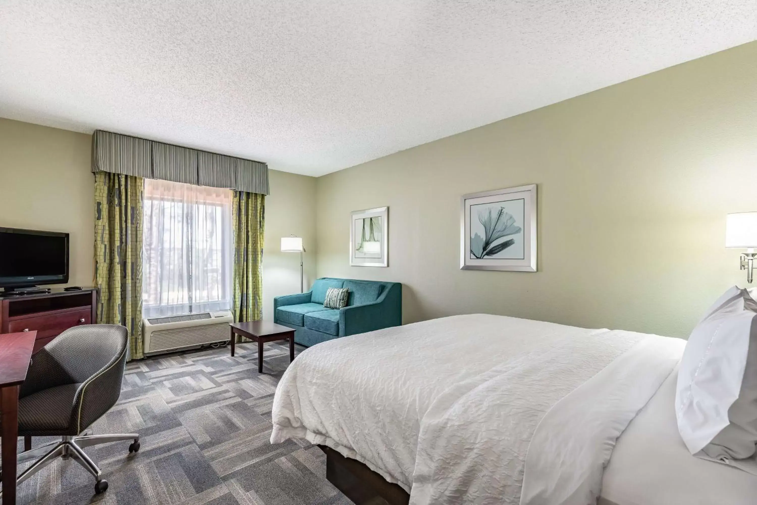 Living room in Hampton Inn & Suites Orlando-South Lake Buena Vista