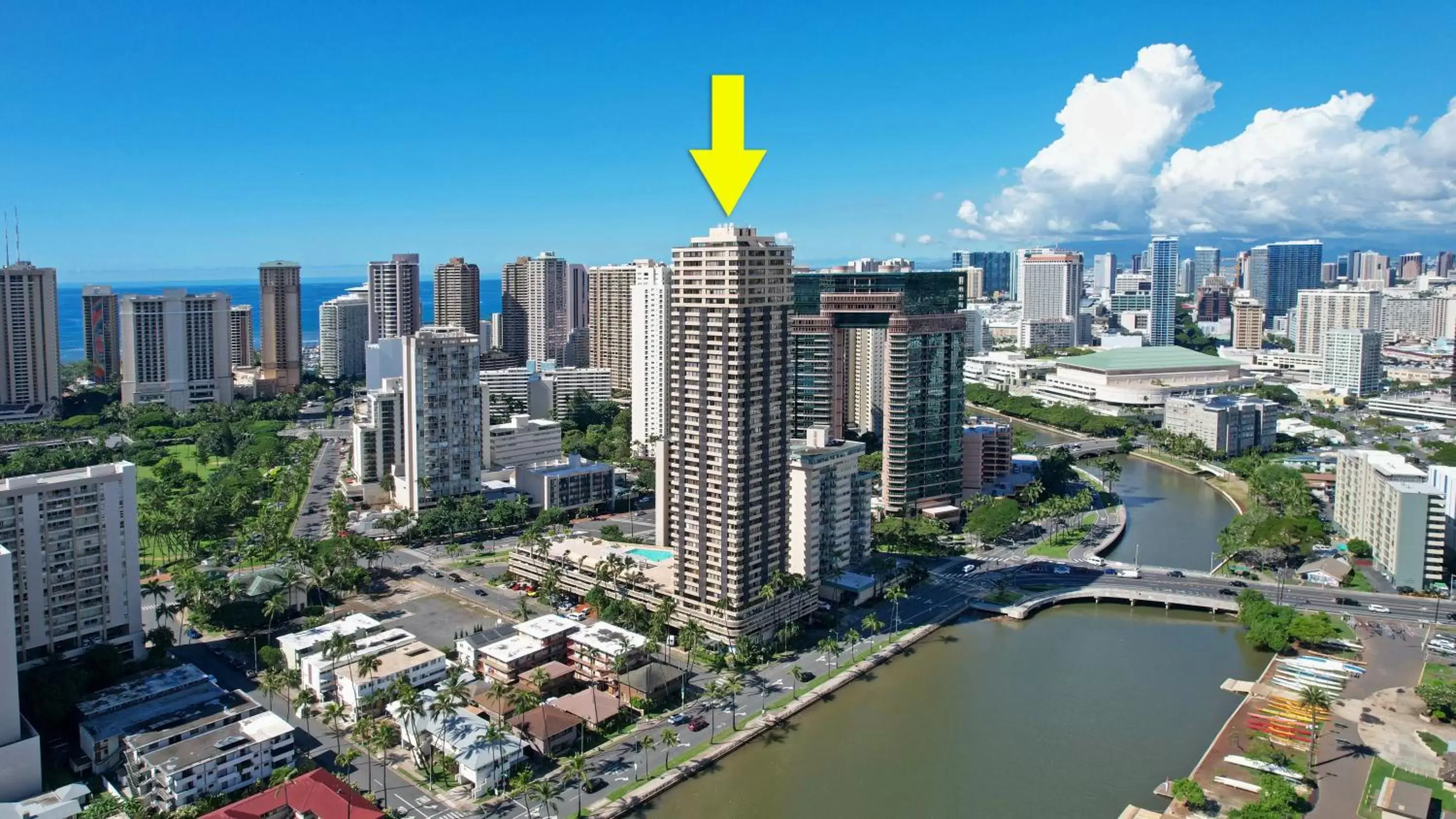 Bird's-eye View in Waikiki beach modern studio No resort fee Best location