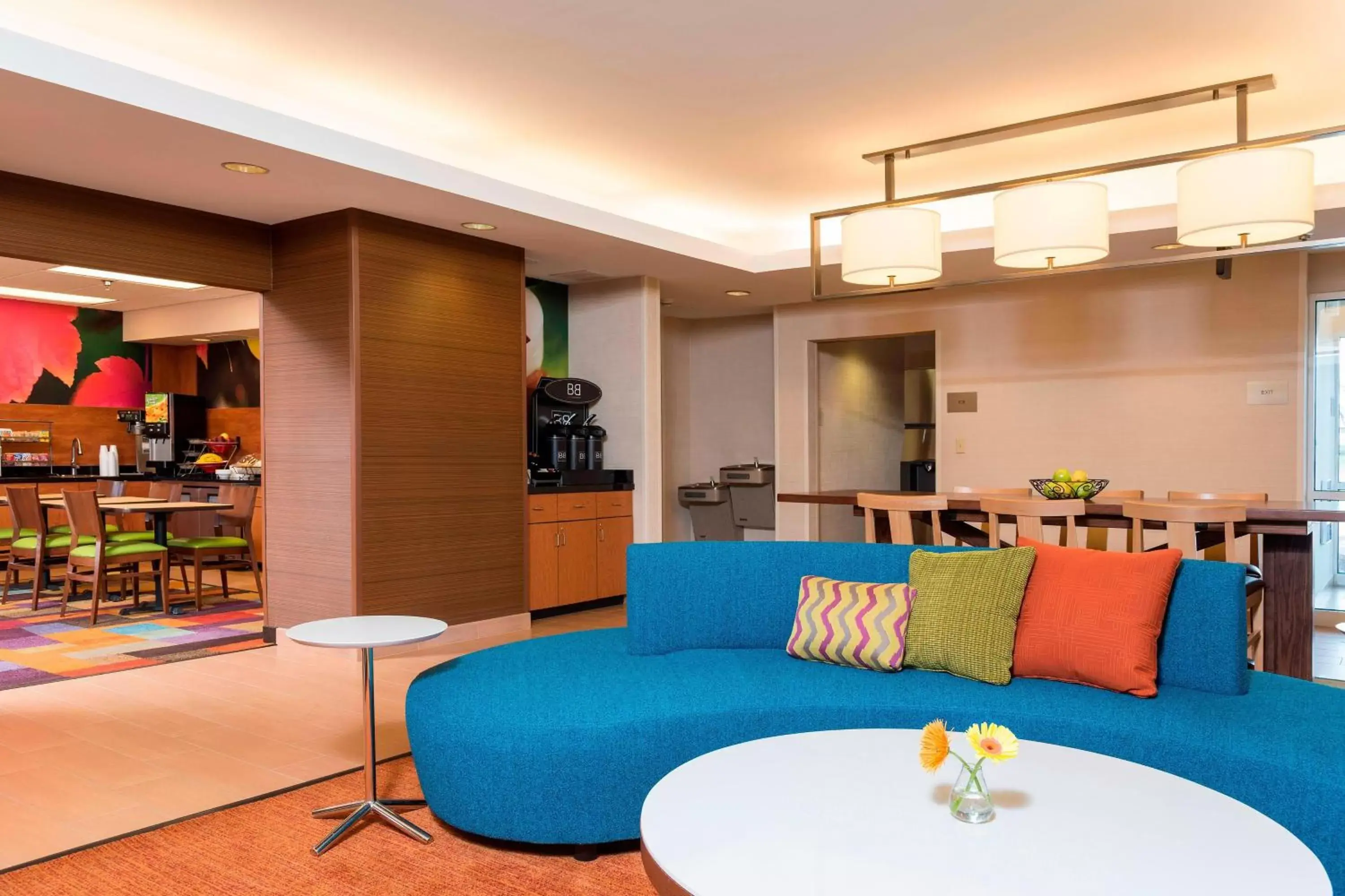 Lobby or reception, Seating Area in Fairfield Inn & Suites by Marriott Bloomington
