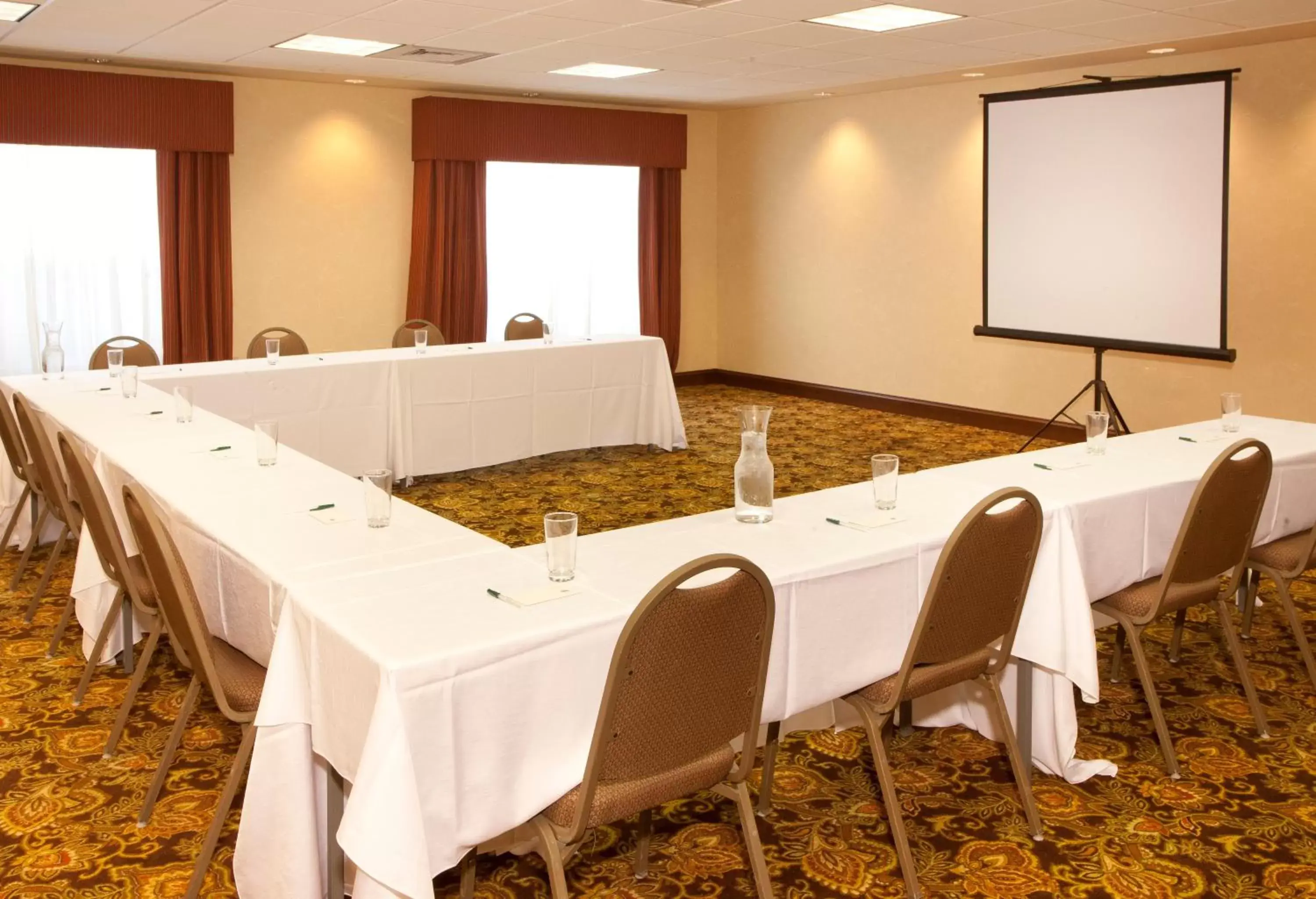 Business facilities in Country Inn & Suites by Radisson, Knoxville at Cedar Bluff, TN
