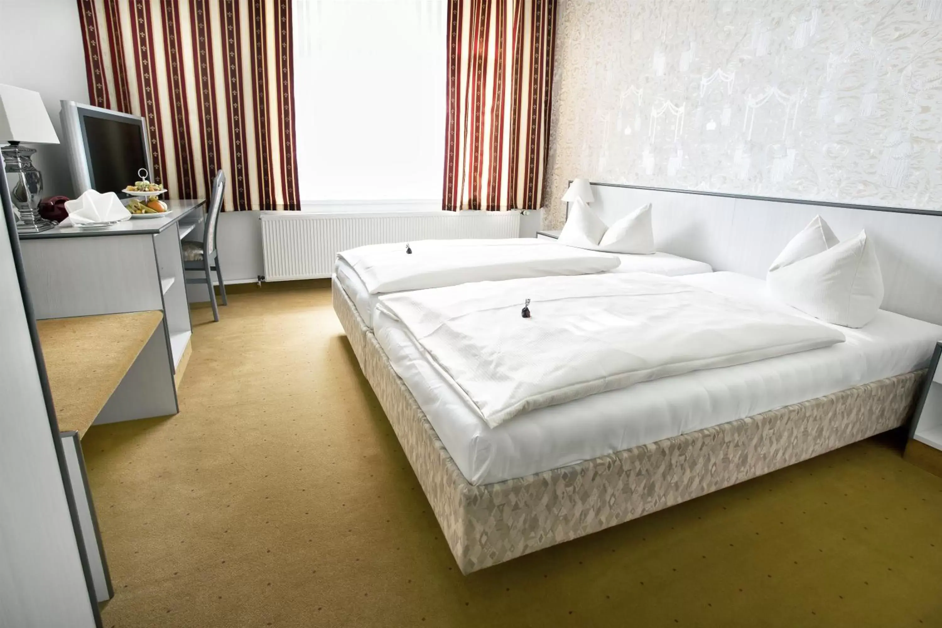 Photo of the whole room, Bed in Parkhotel Meerane
