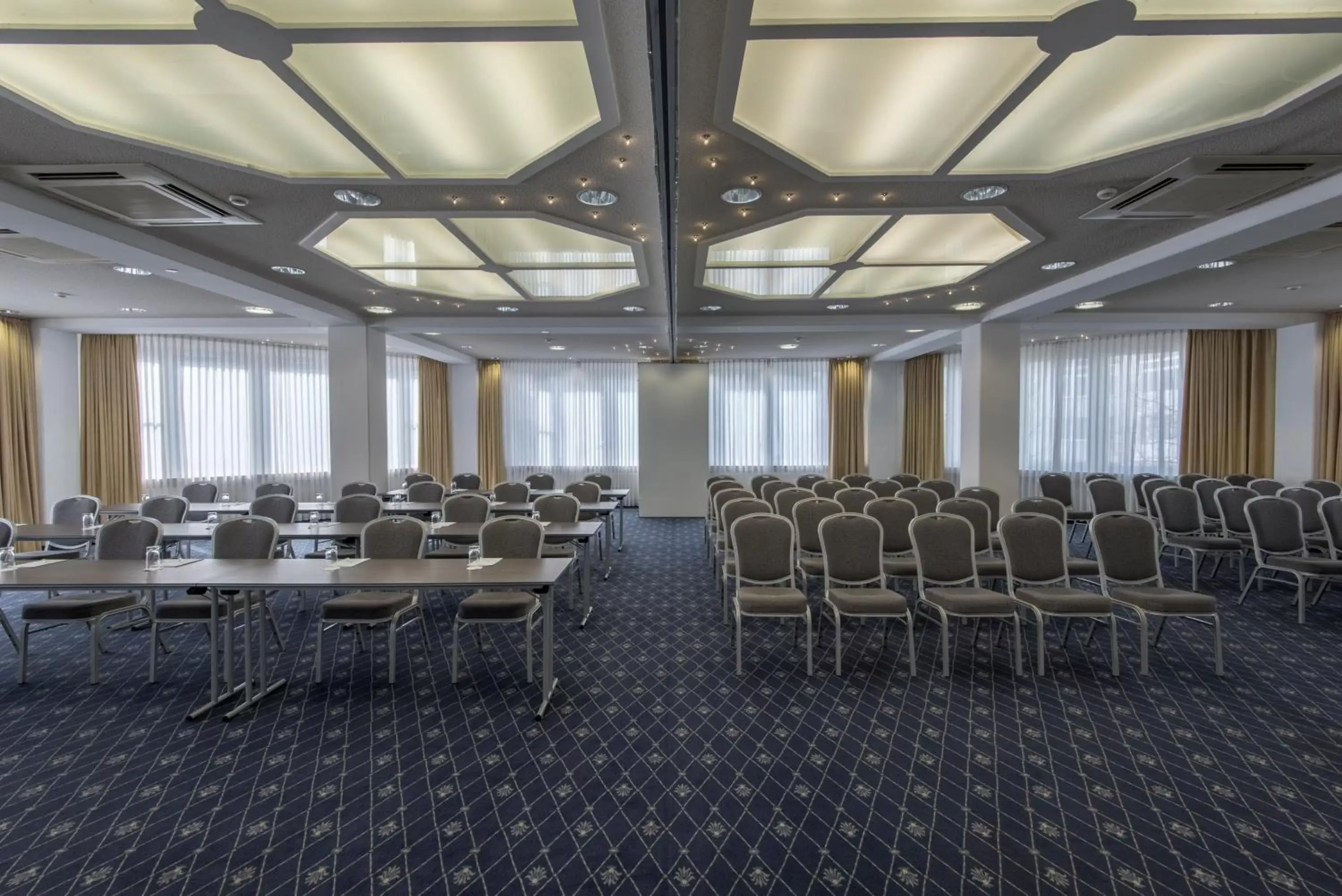 Meeting/conference room in Holiday Inn Munich Unterhaching, an IHG Hotel