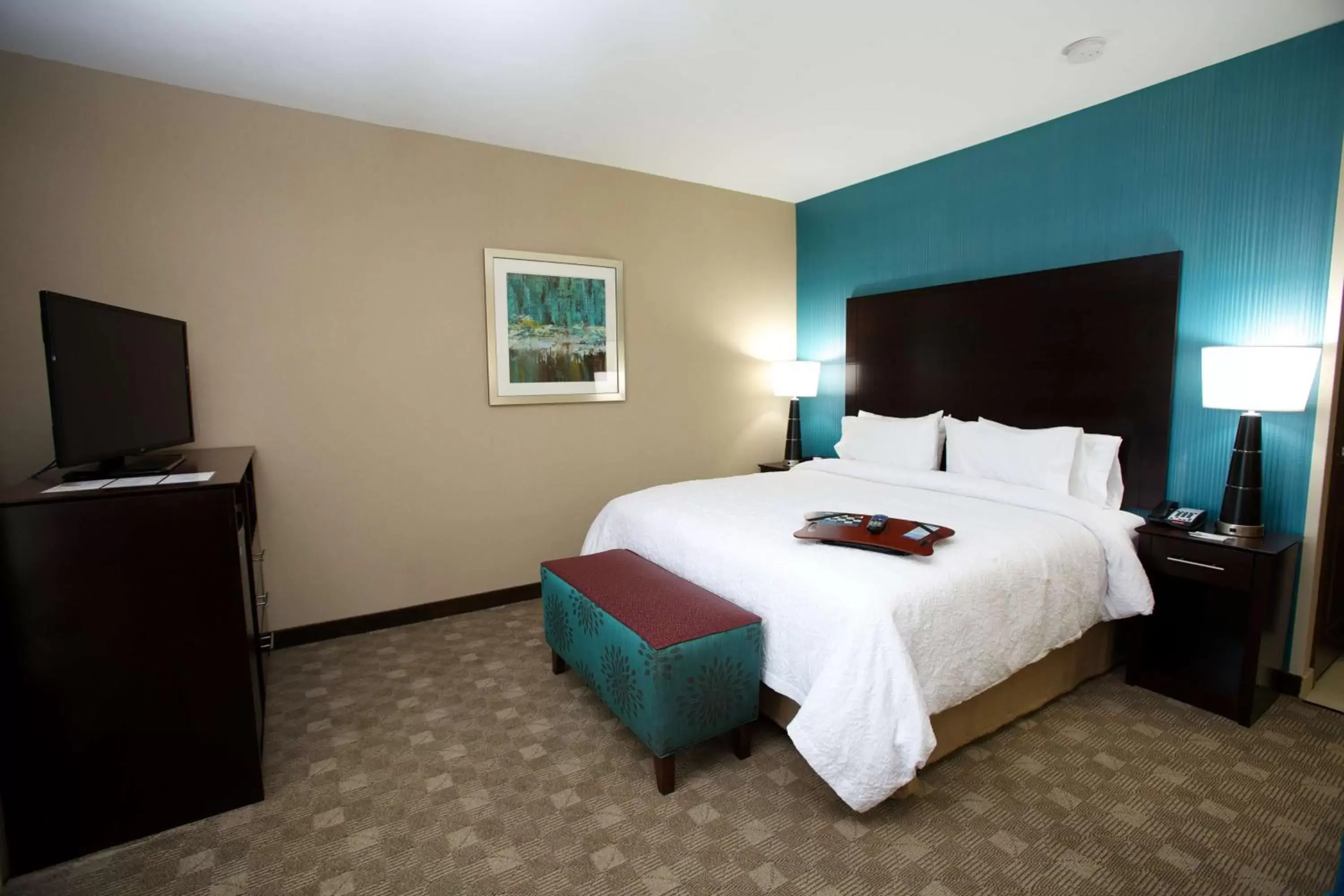 Bed in Hampton Inn and Suites Missouri City