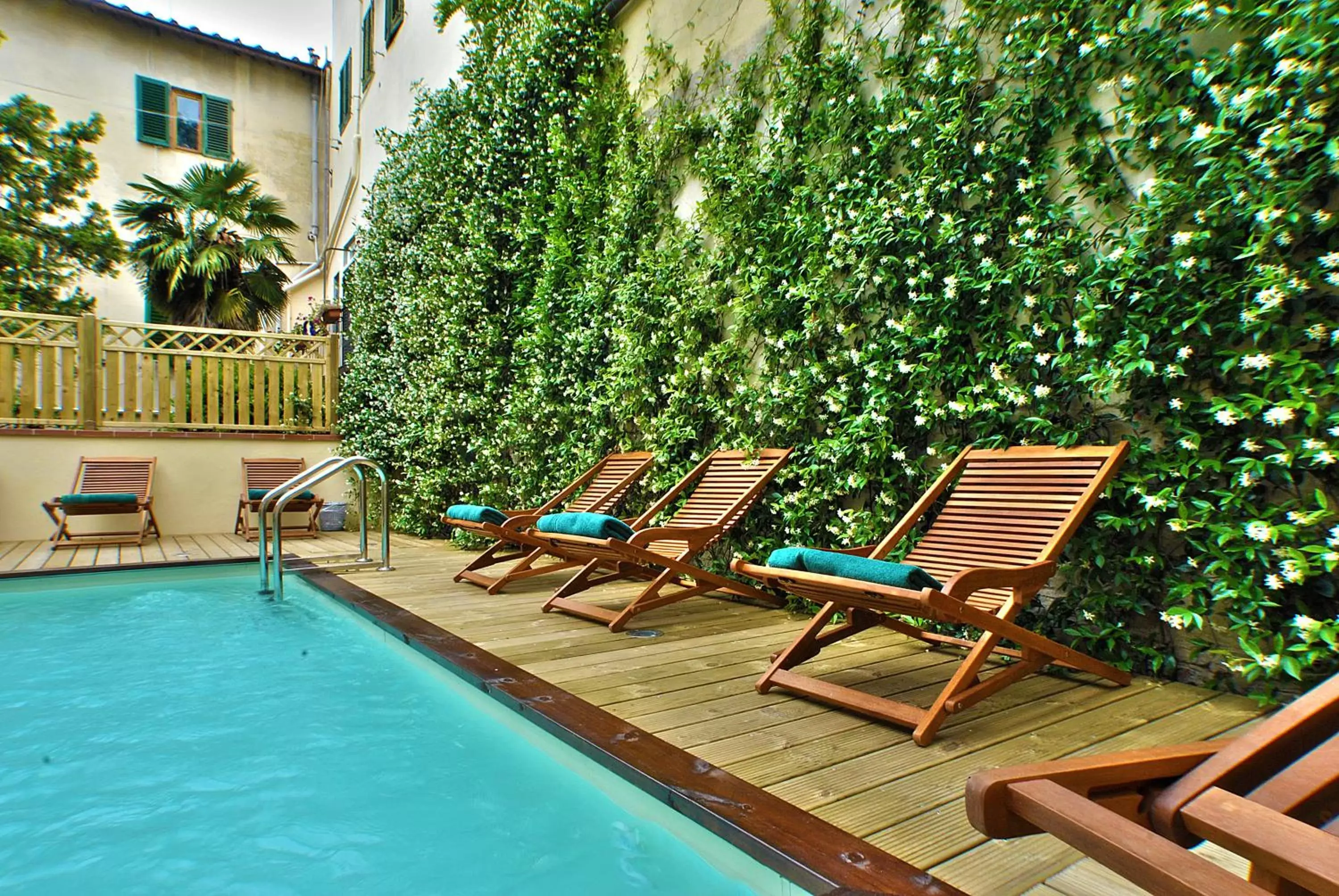 Garden, Swimming Pool in Hotel Ginori Al Duomo