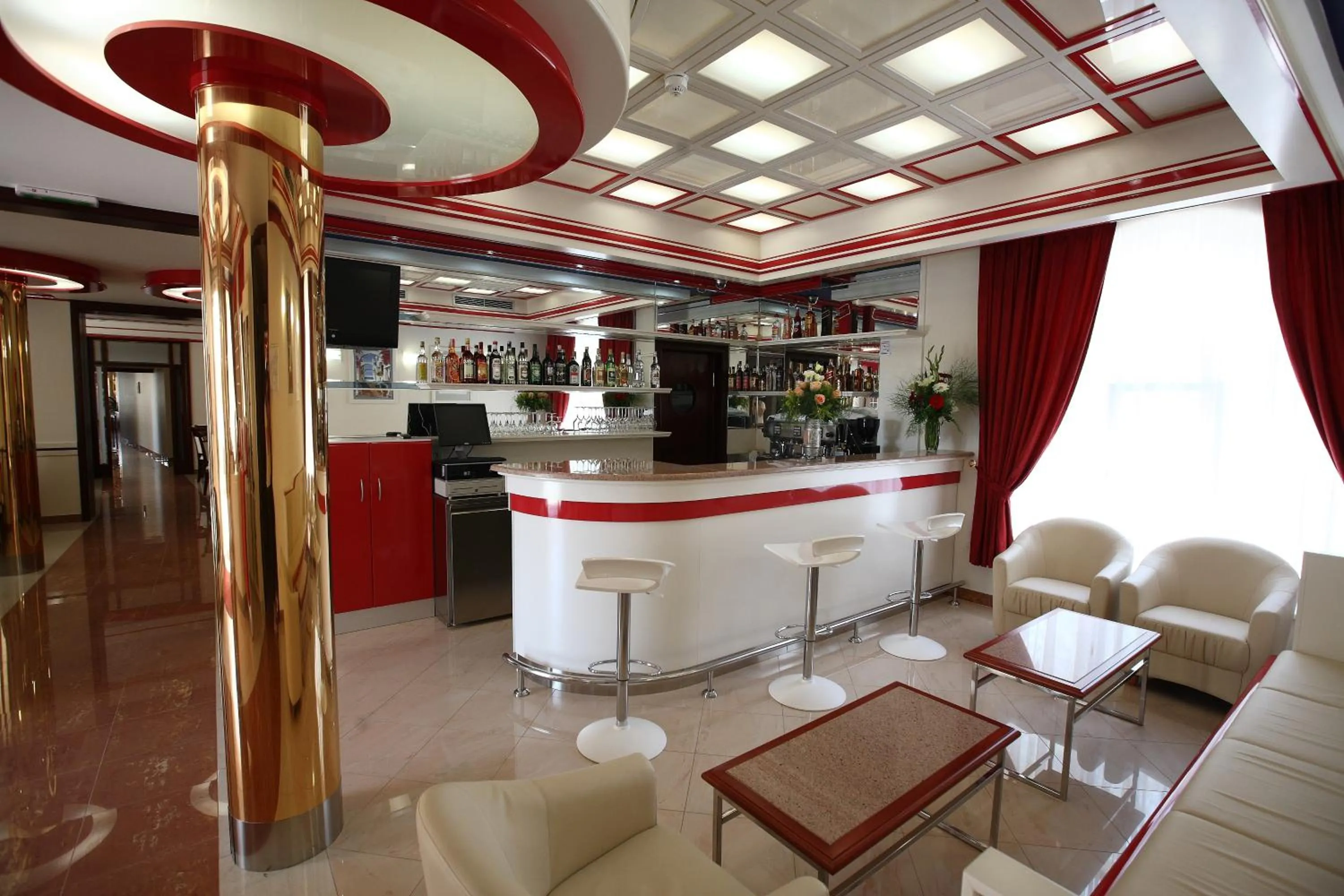 Lounge or bar in Hotel Trogir Palace
