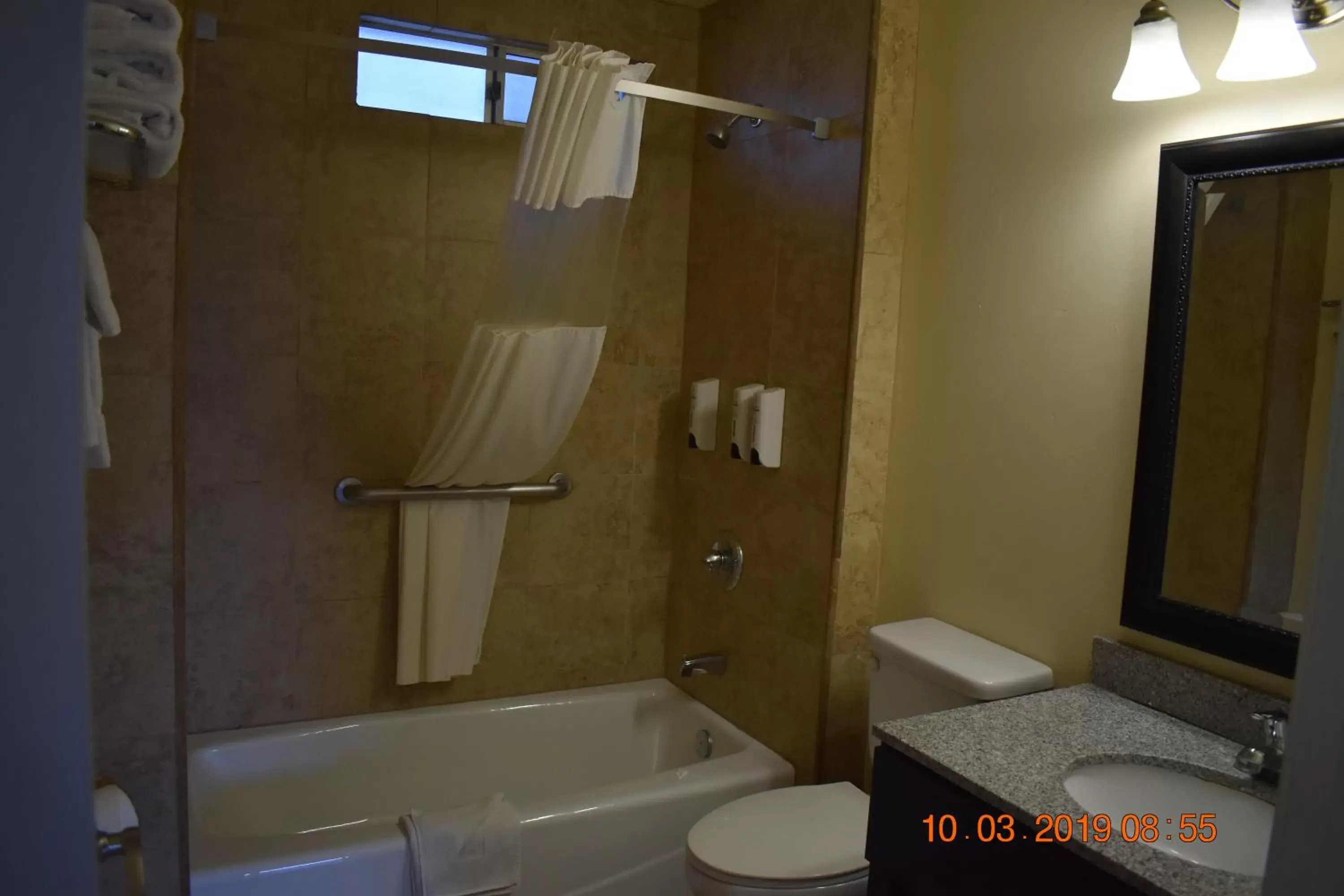 Bathroom in Rockview Inn and Suites