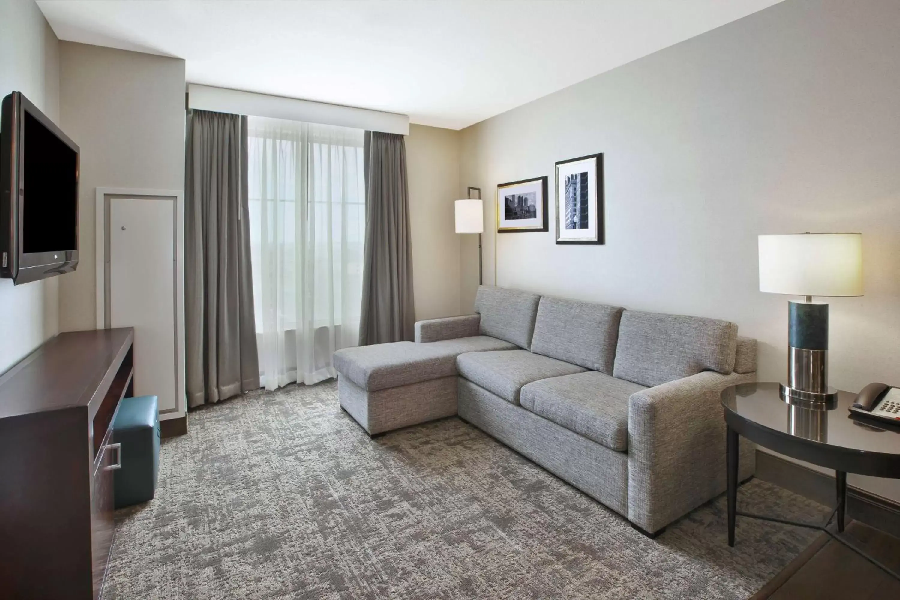 View (from property/room), Seating Area in Embassy Suites Columbus - Airport