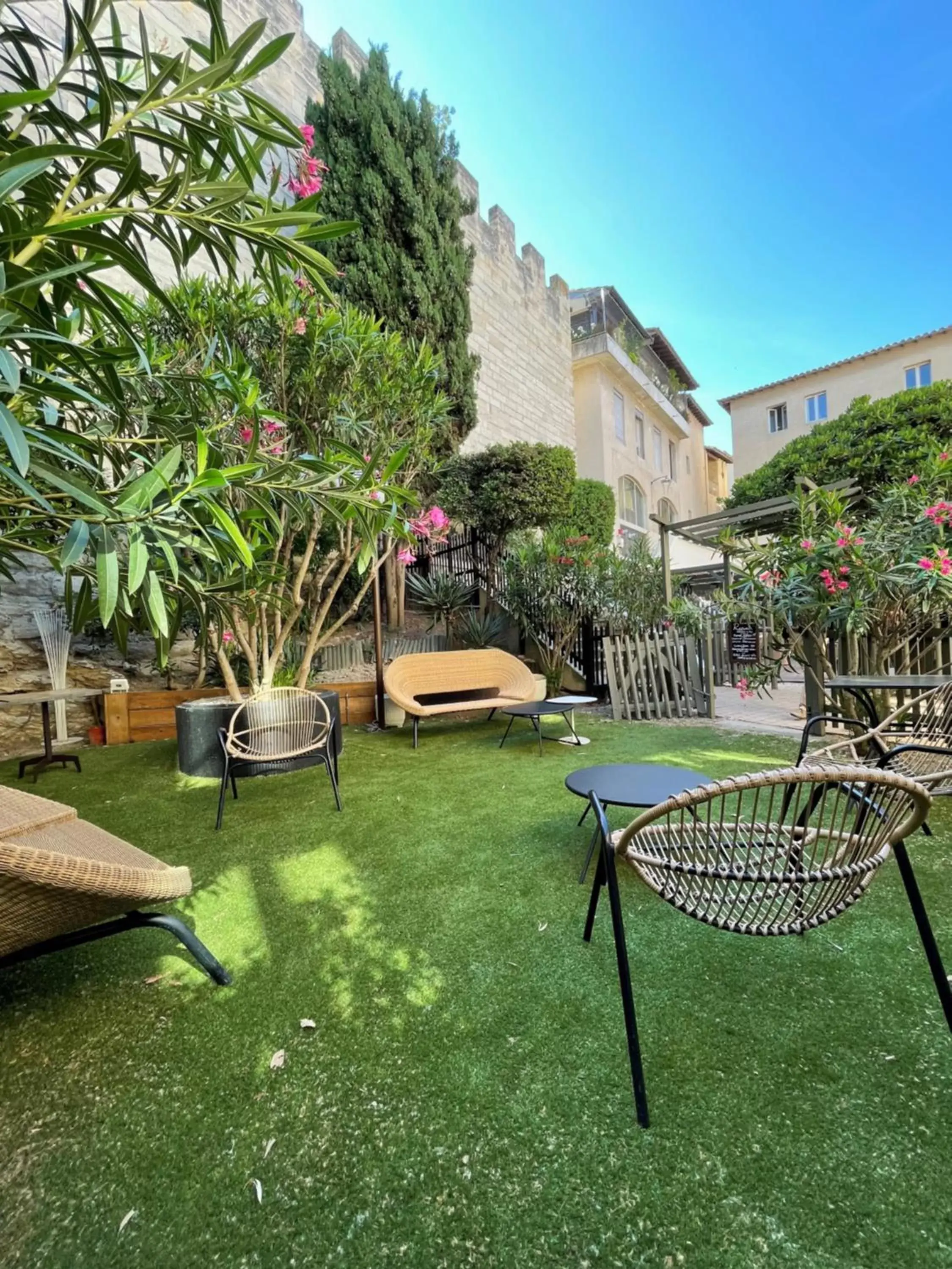 Patio in Mercure Pont d’Avignon Centre