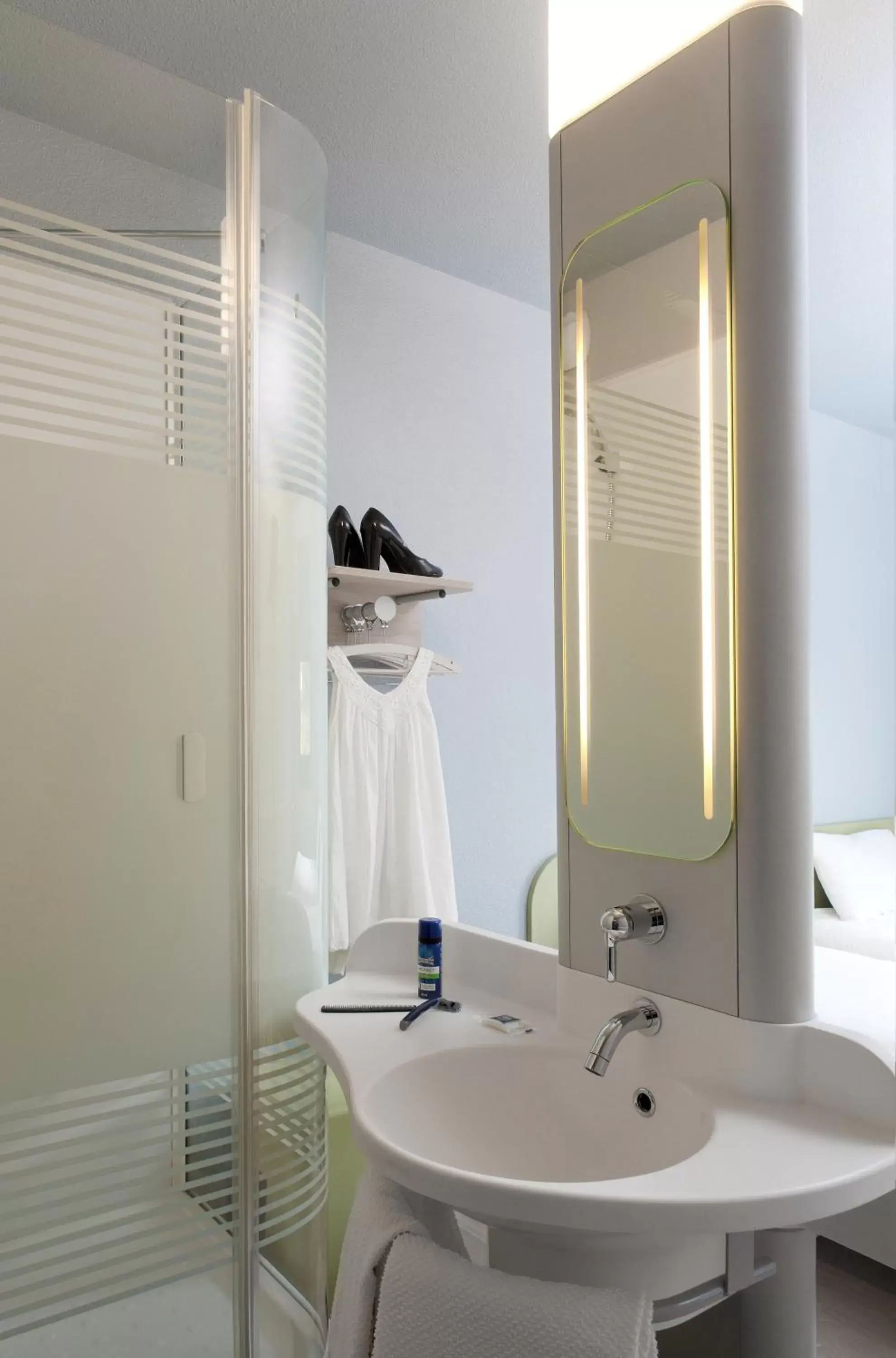 Shower, Bathroom in ibis budget Montceau les Mines