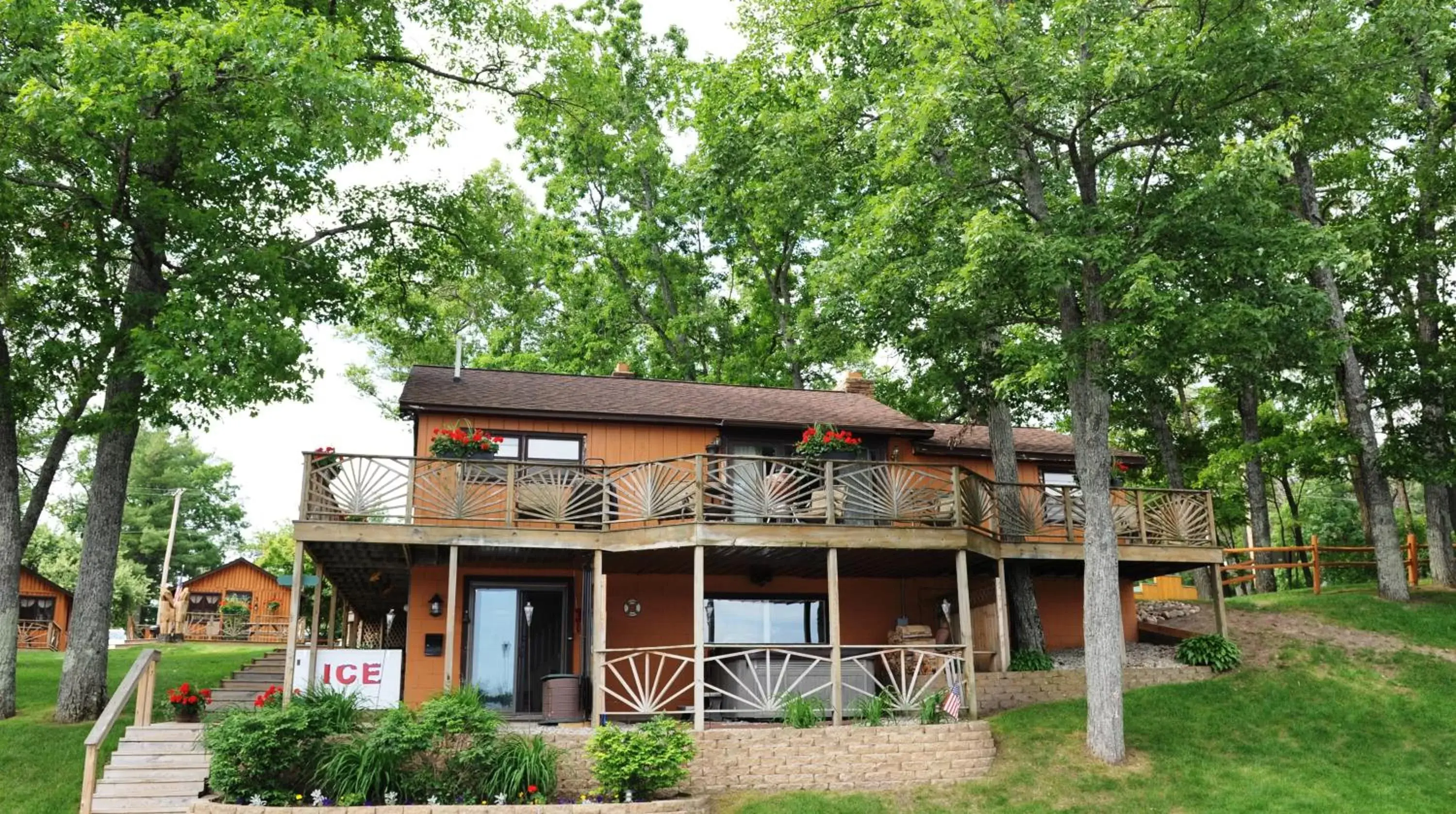 Property building in Clear Lake Resort Property building in Clear Lake Resort