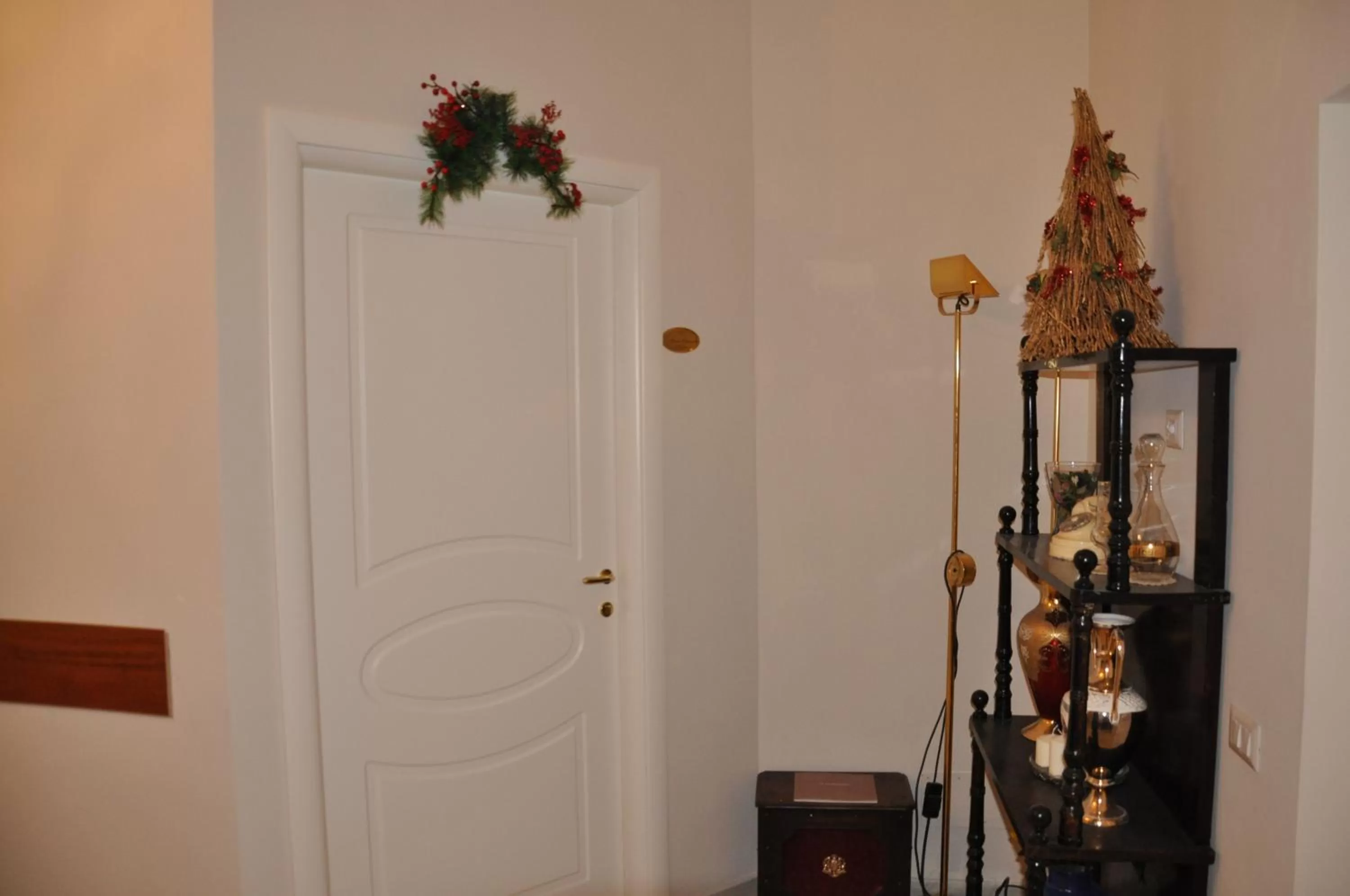 Decorative detail in Domus Borbonica