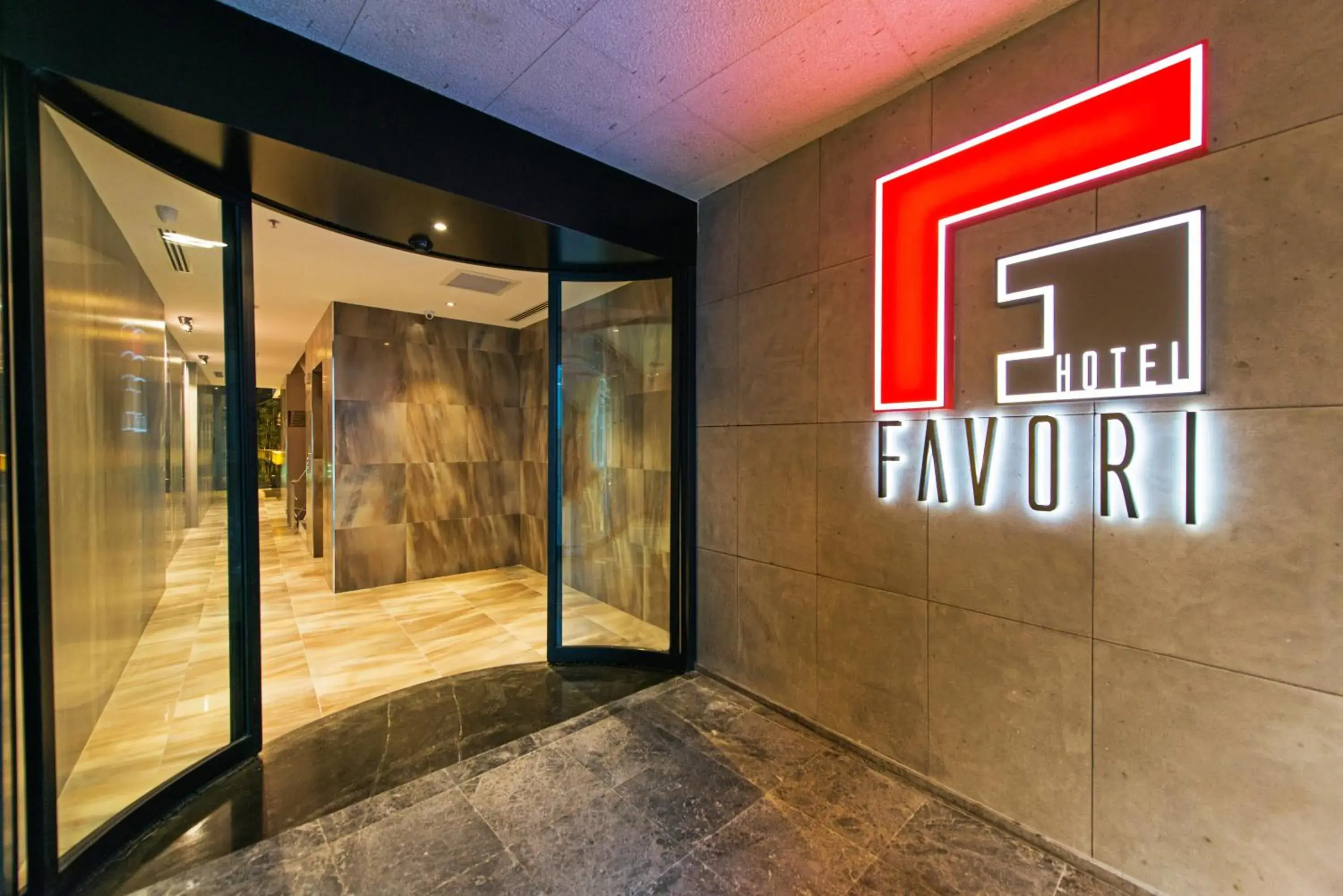 Facade/entrance in Favori Hotel