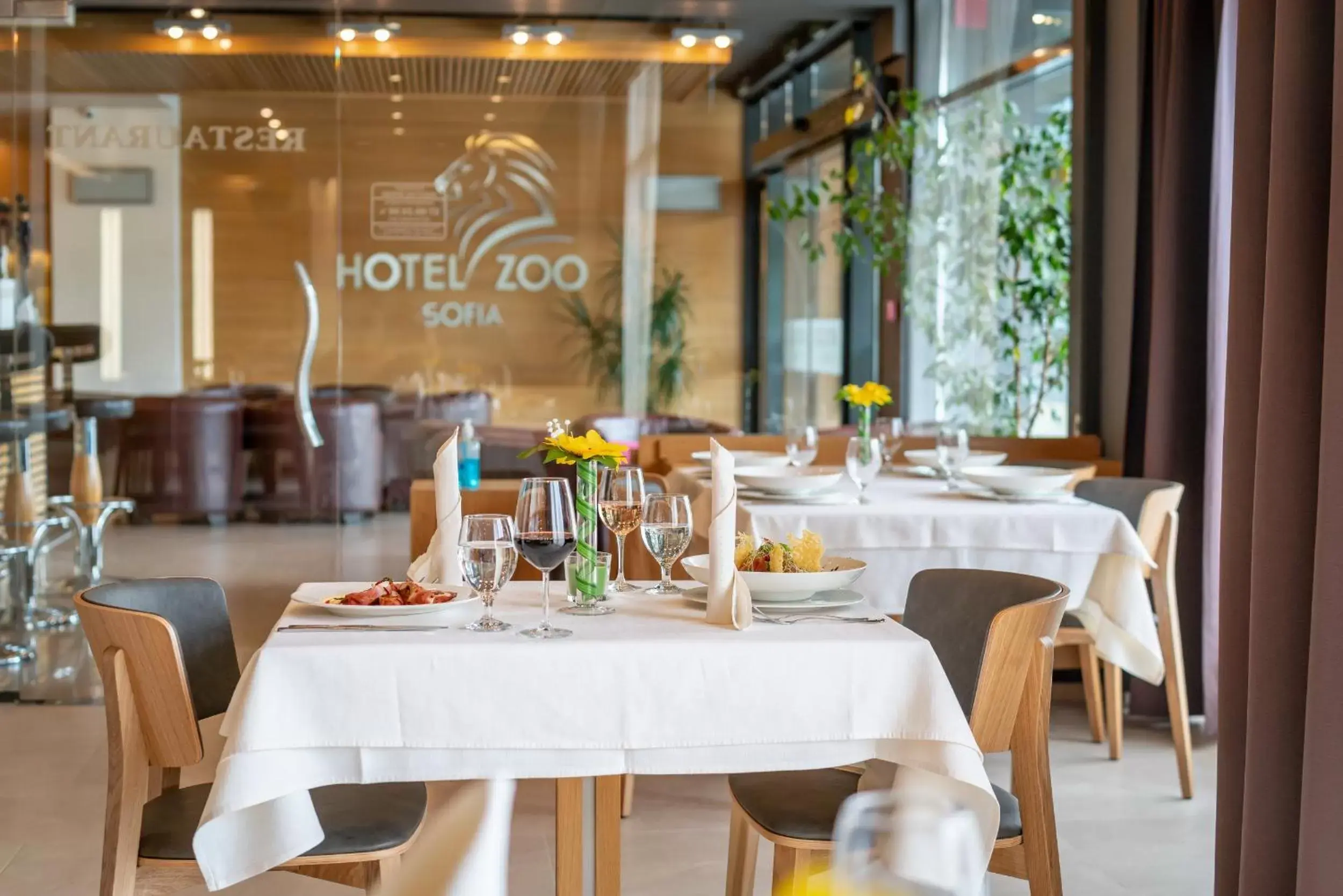 Restaurant/Places to Eat in Hotel ZOO Sofia - Secured Paid Parking