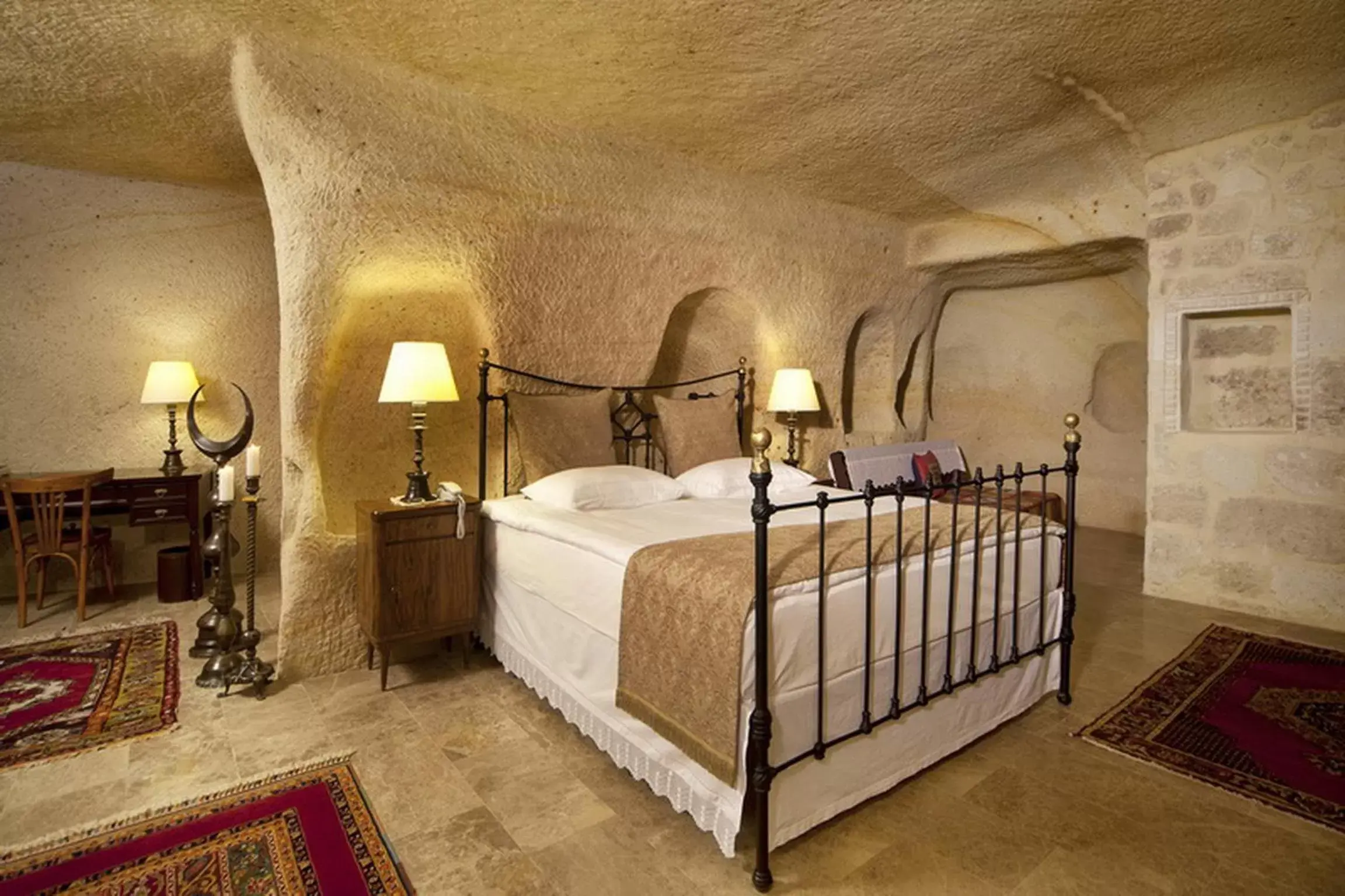 Photo of the whole room, Bed in Yunak Evleri Cappadocia