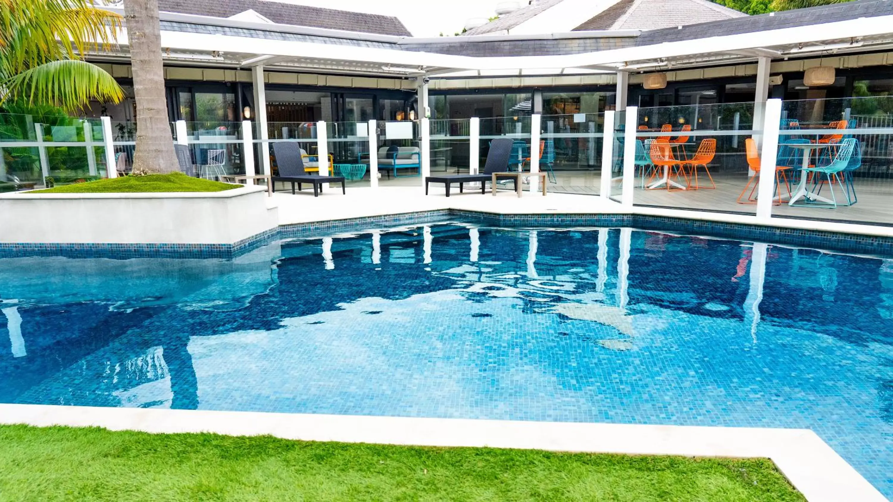 Swimming Pool in Holiday Inn Auckland Airport, an IHG Hotel