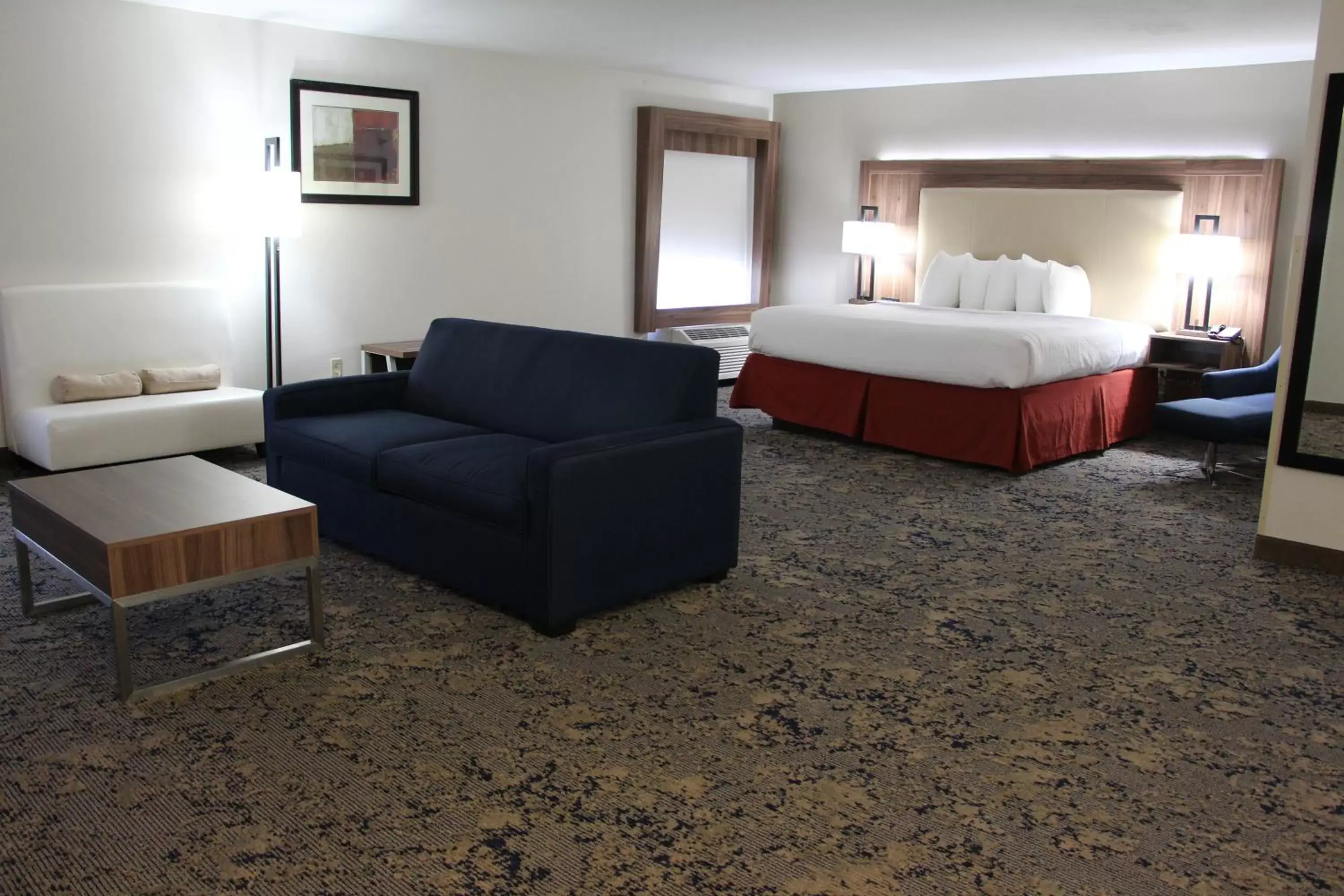 Photo of the whole room in Best Western Plus Kansas City Airport - KCI East