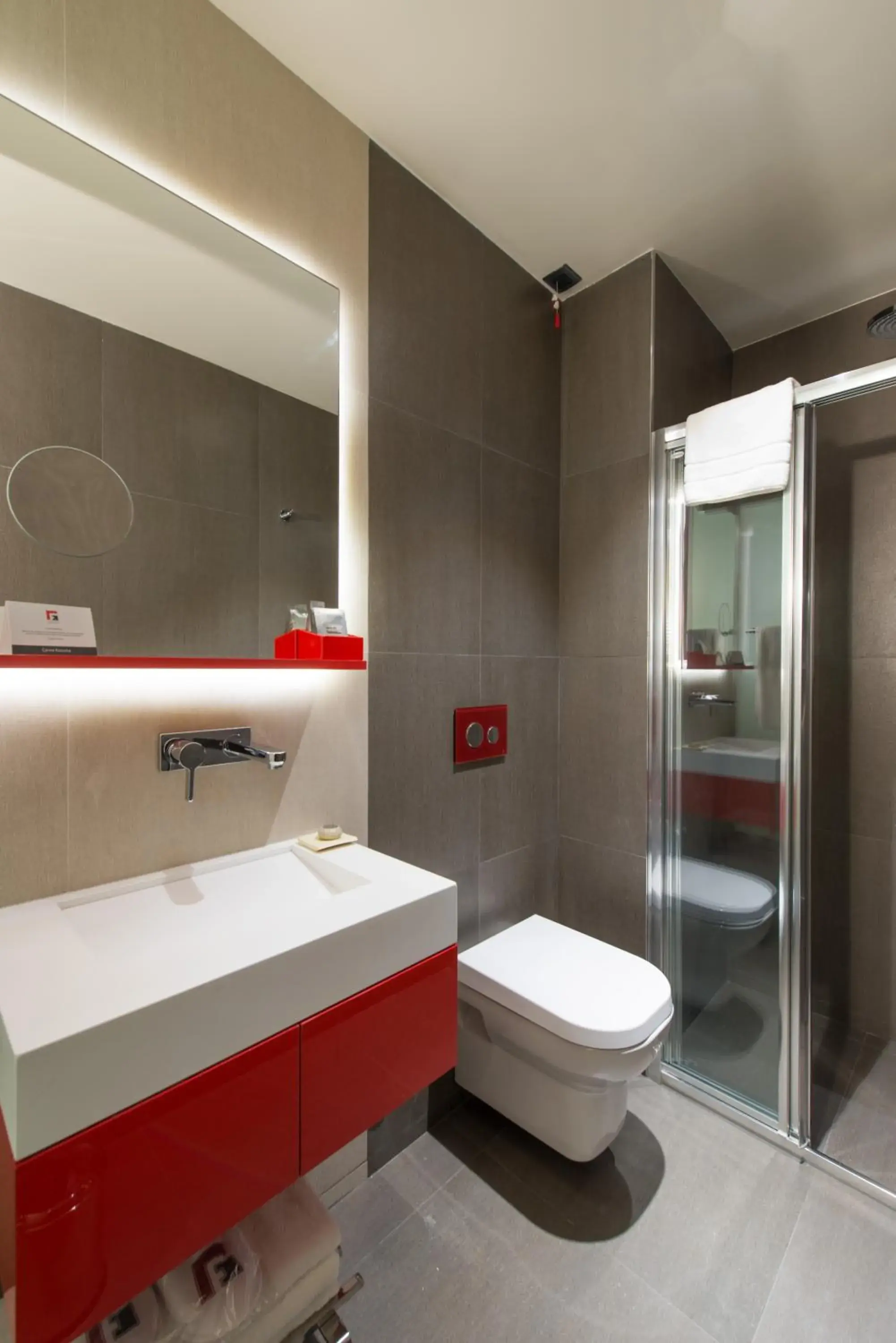 Bathroom in Favori Hotel
