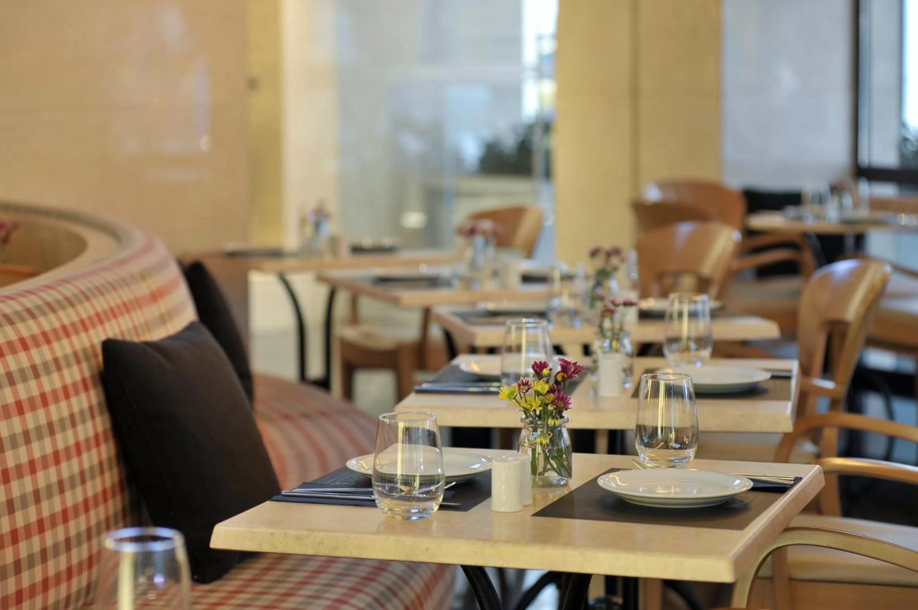 Restaurant/places to eat in Melia Athens