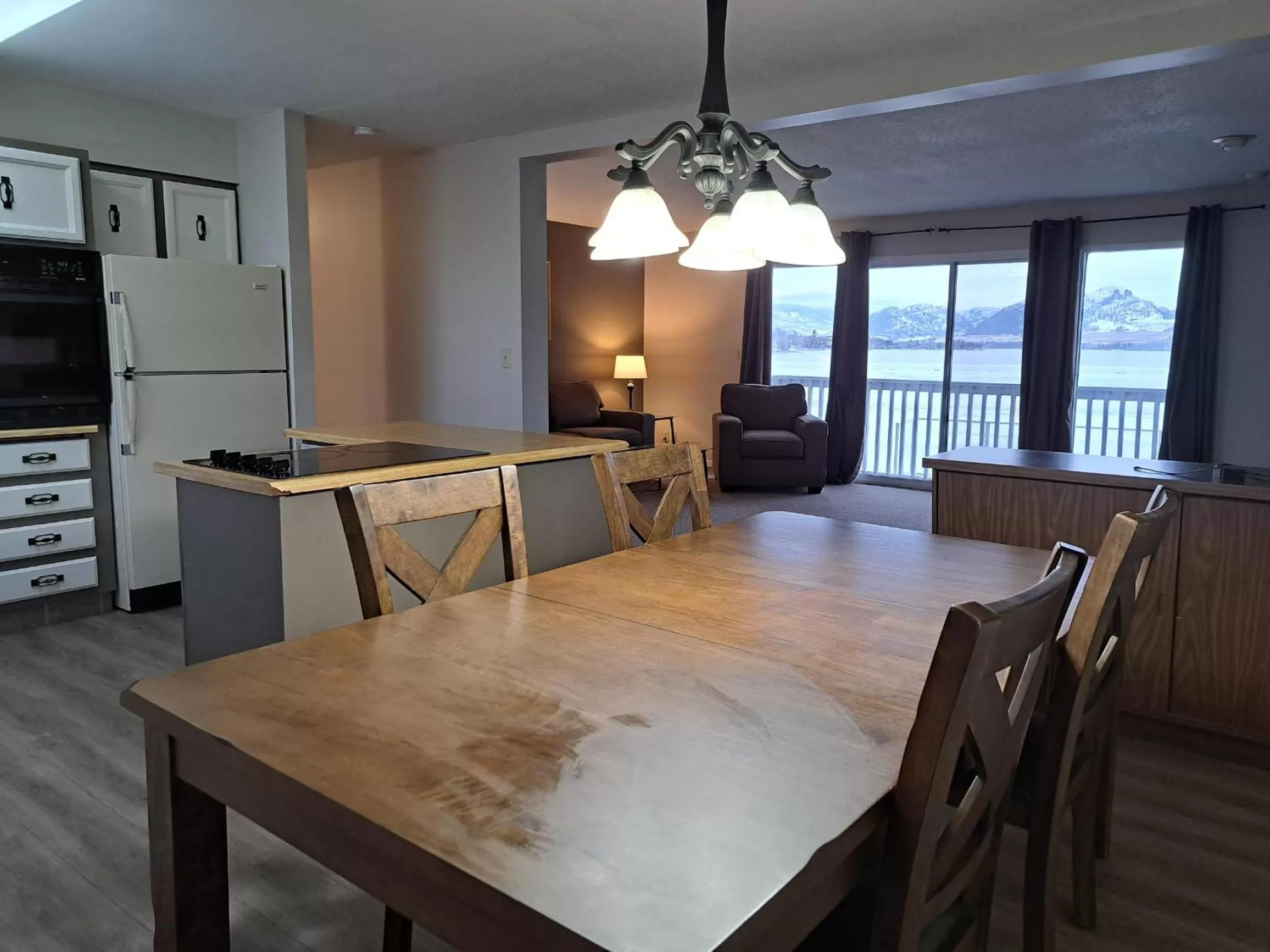 Dining area in Richter Pass Beach Resort