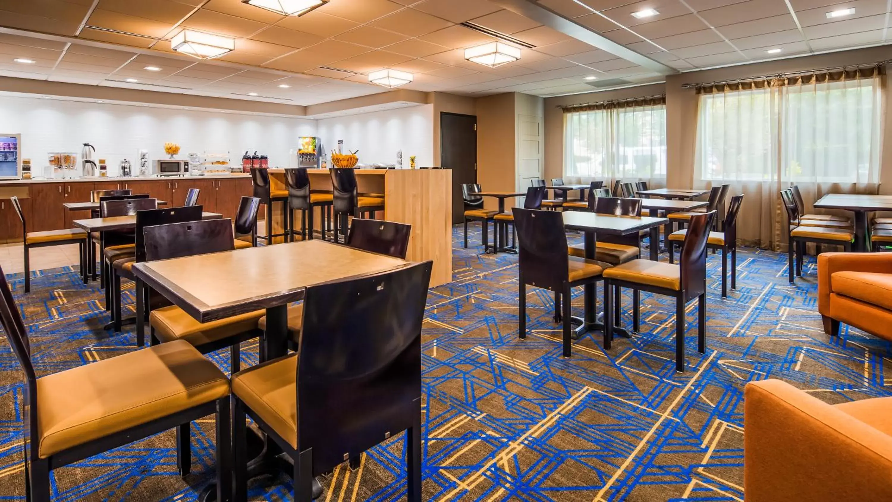 Breakfast, Restaurant/Places to Eat in Best Western Plus Portland Airport Hotel & Suites