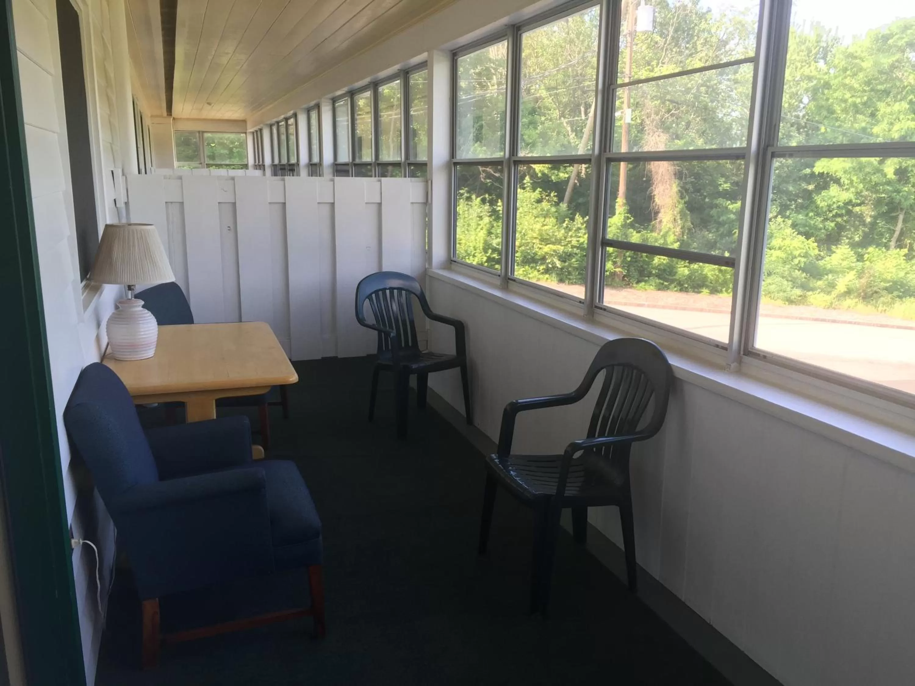 Day in Briarcliff Motel