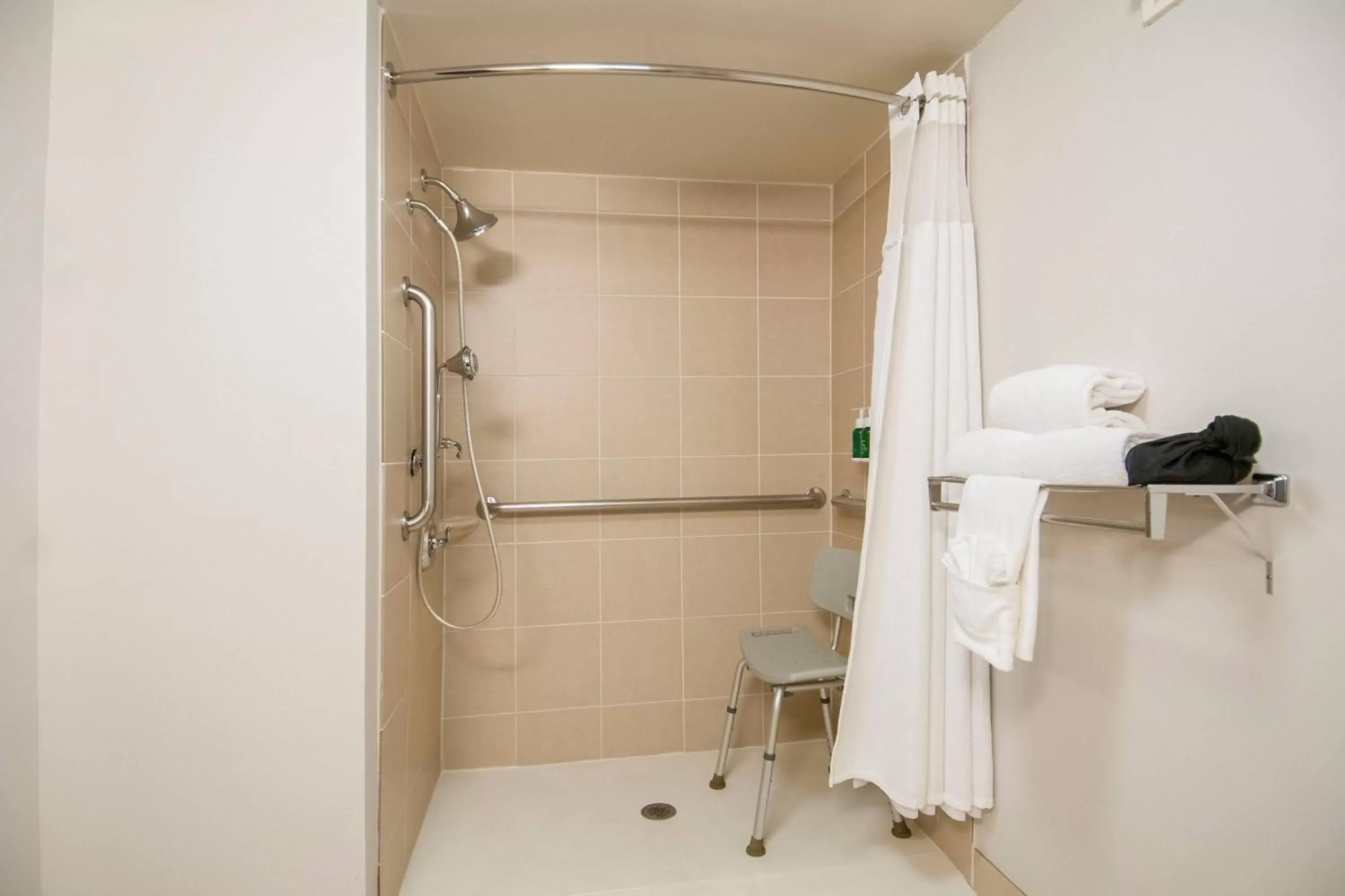 Bathroom in Fairfield Inn & Suites by Marriott Dallas DFW Airport South/Irving