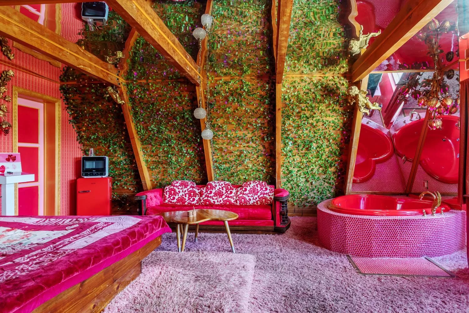 Hicksville Pines Chalets & Motel