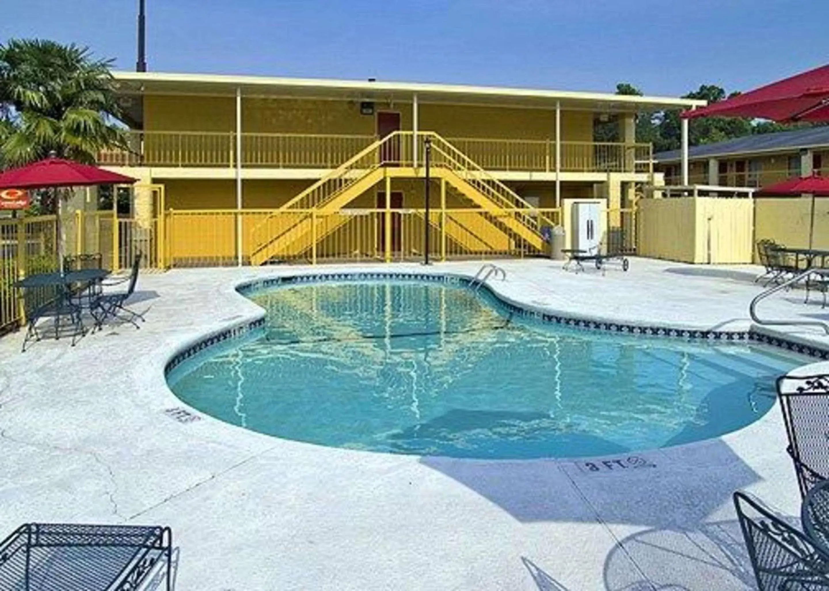 On site, Swimming Pool in Econo Lodge Inn & Suites At Fort Moore