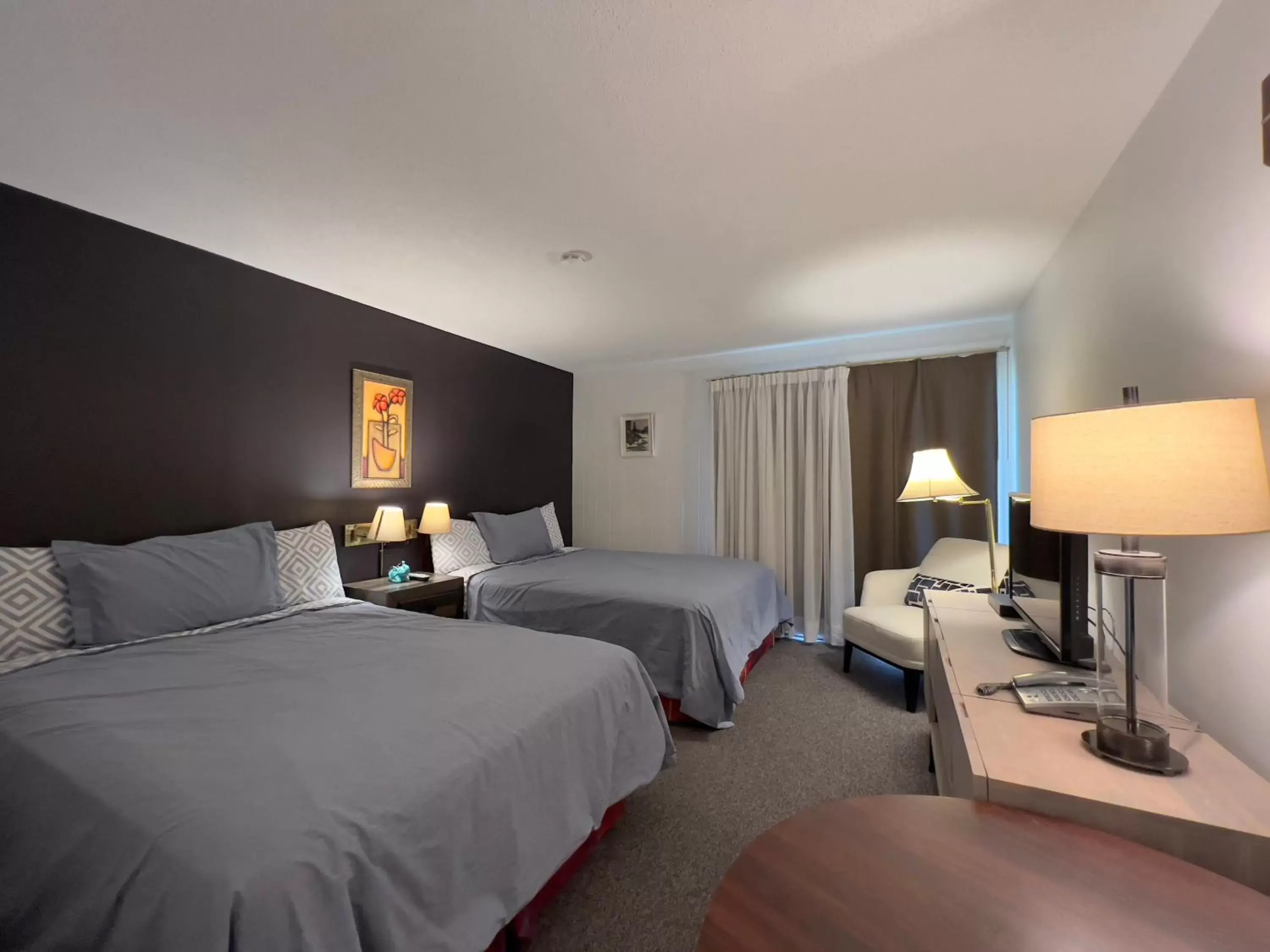 Superior Double Room in Monashee Motel Superior Double Room in Monashee Motel