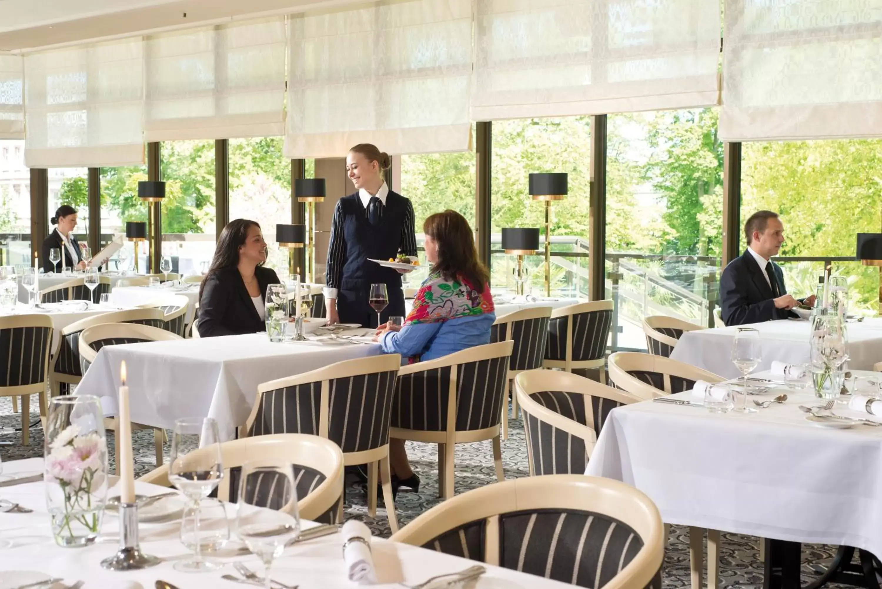 Restaurant/places to eat in Maritim Hotel Bad Homburg Restaurant/places to eat in Maritim Hotel Bad Homburg