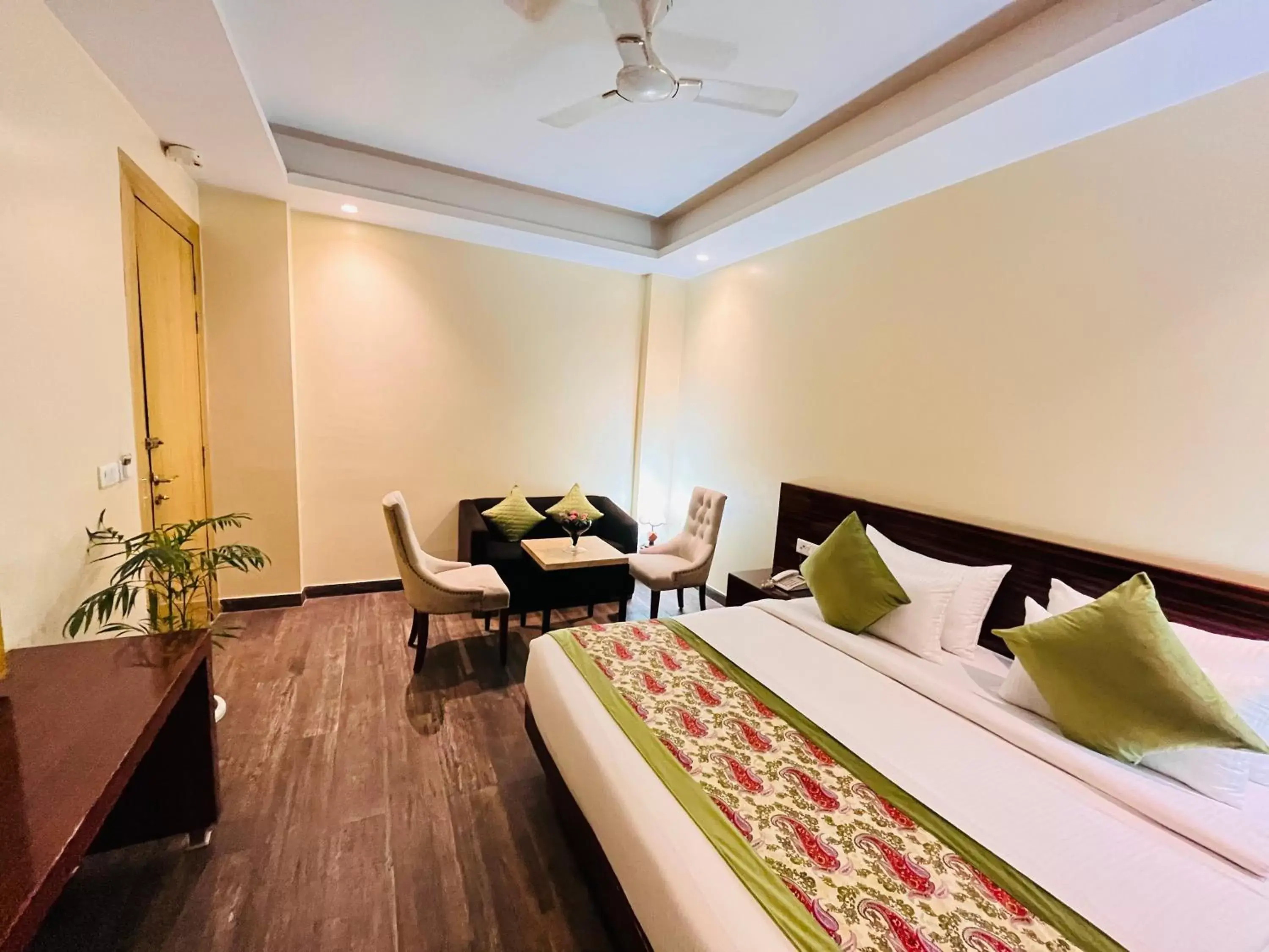 Bed in Hotel Banz - Near Delhi International Airport