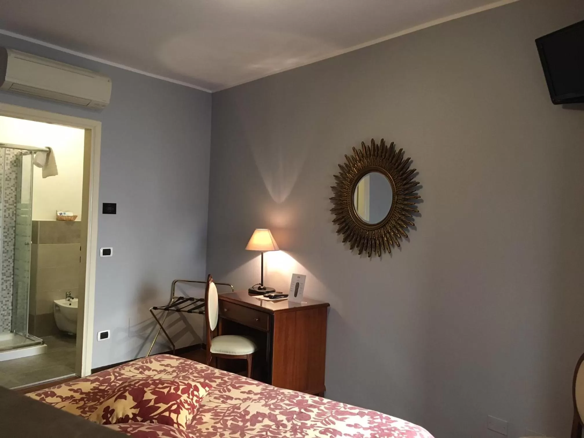 Bed in Alessi Hotel Trattoria