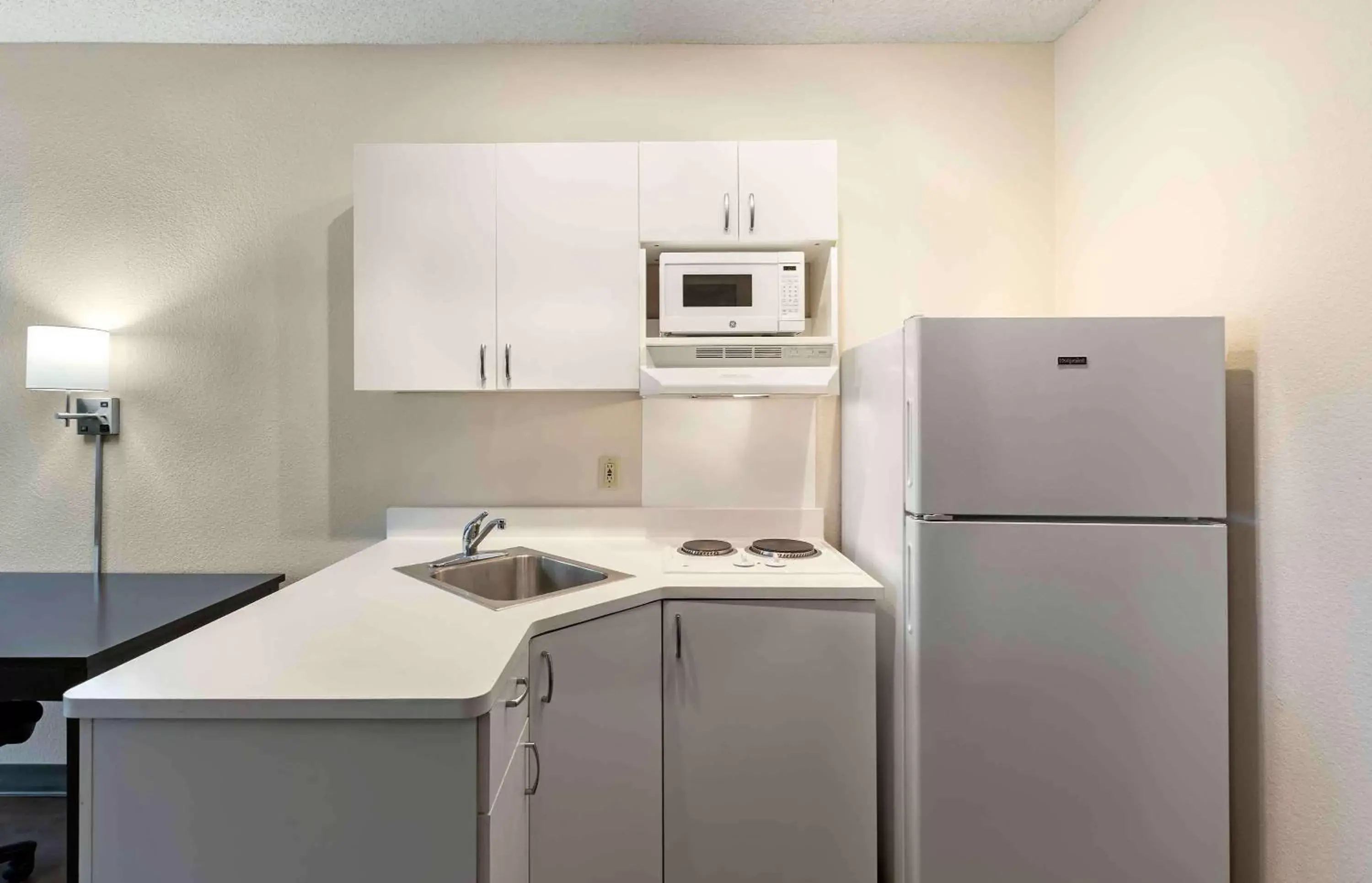 Bedroom, Kitchen/Kitchenette in Extended Stay America Suites - Denver - Park Meadows