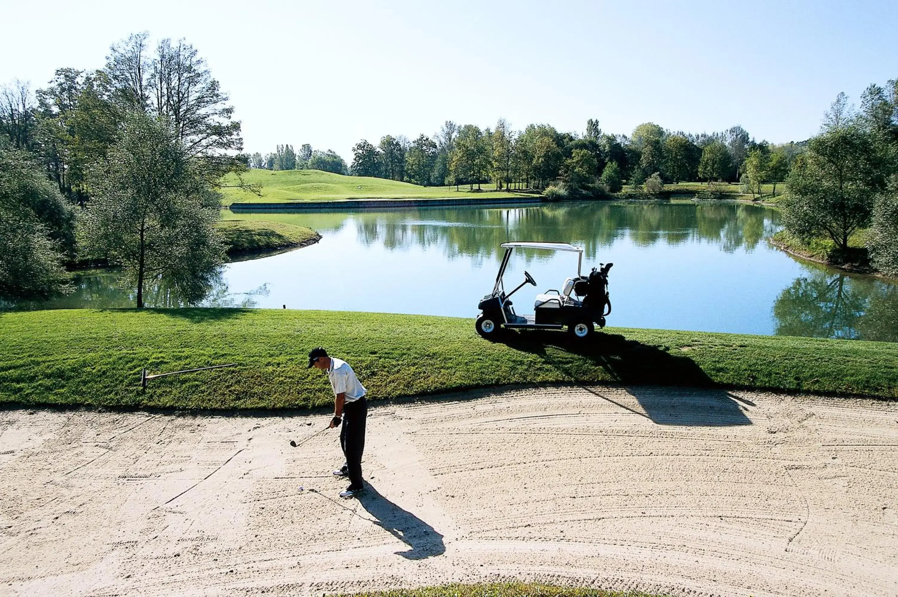 Golfcourse in Best Western Bridge Hotel Lyon East